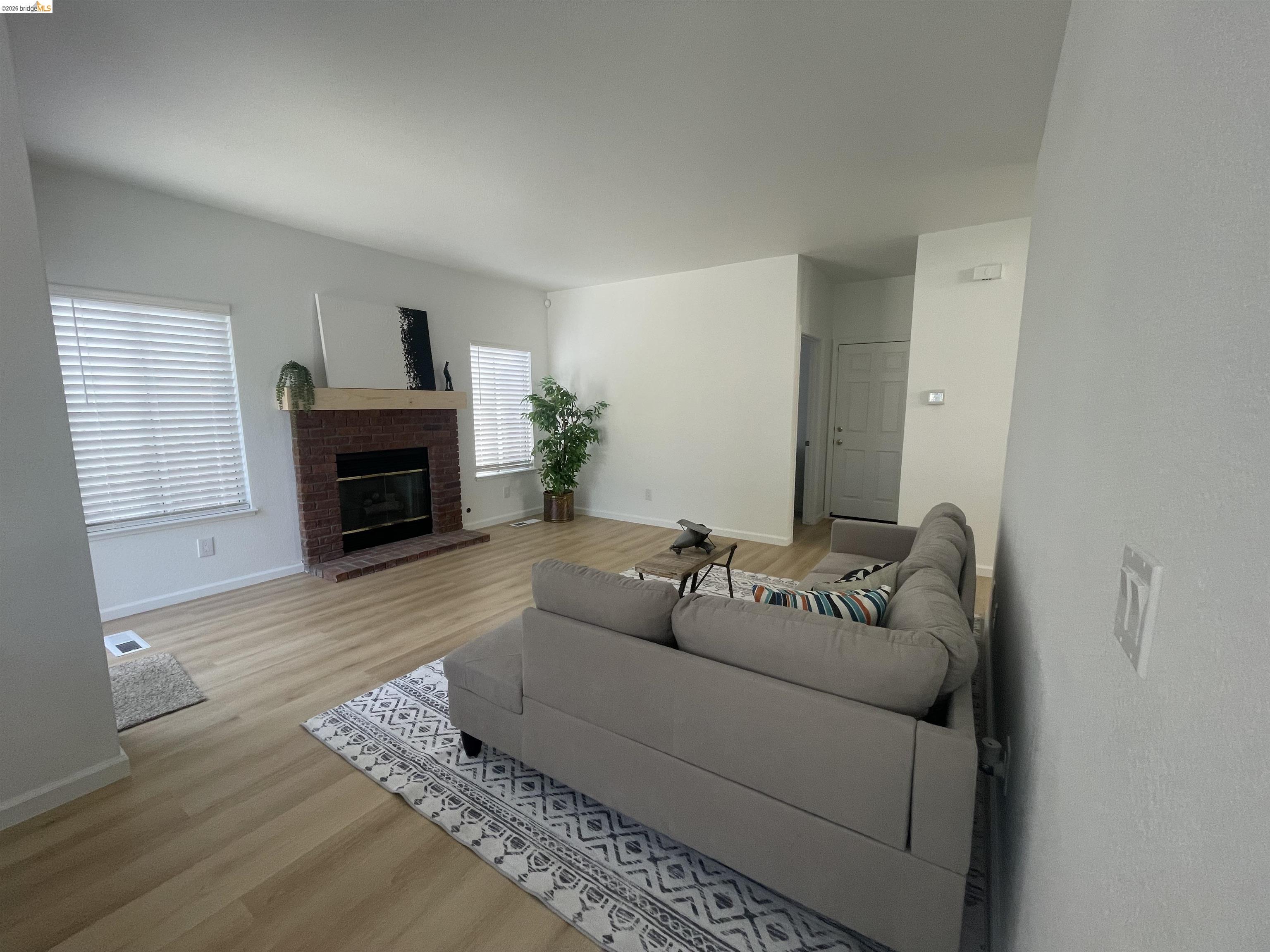 Detail Gallery Image 16 of 36 For 2117 Mark Twain Dr, Antioch,  CA 94531 - 3 Beds | 2/1 Baths