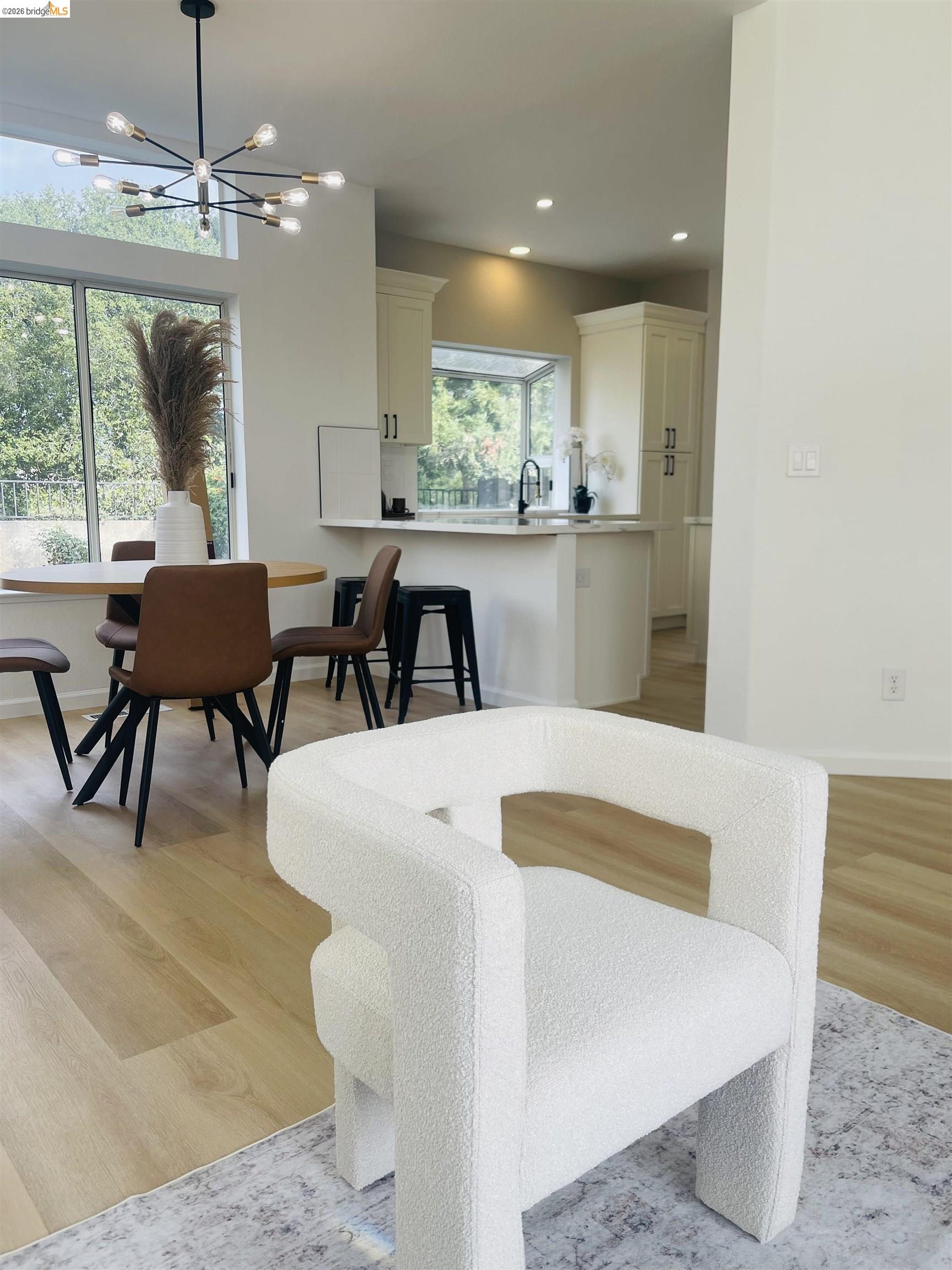 Detail Gallery Image 3 of 36 For 2117 Mark Twain Dr, Antioch,  CA 94531 - 3 Beds | 2/1 Baths