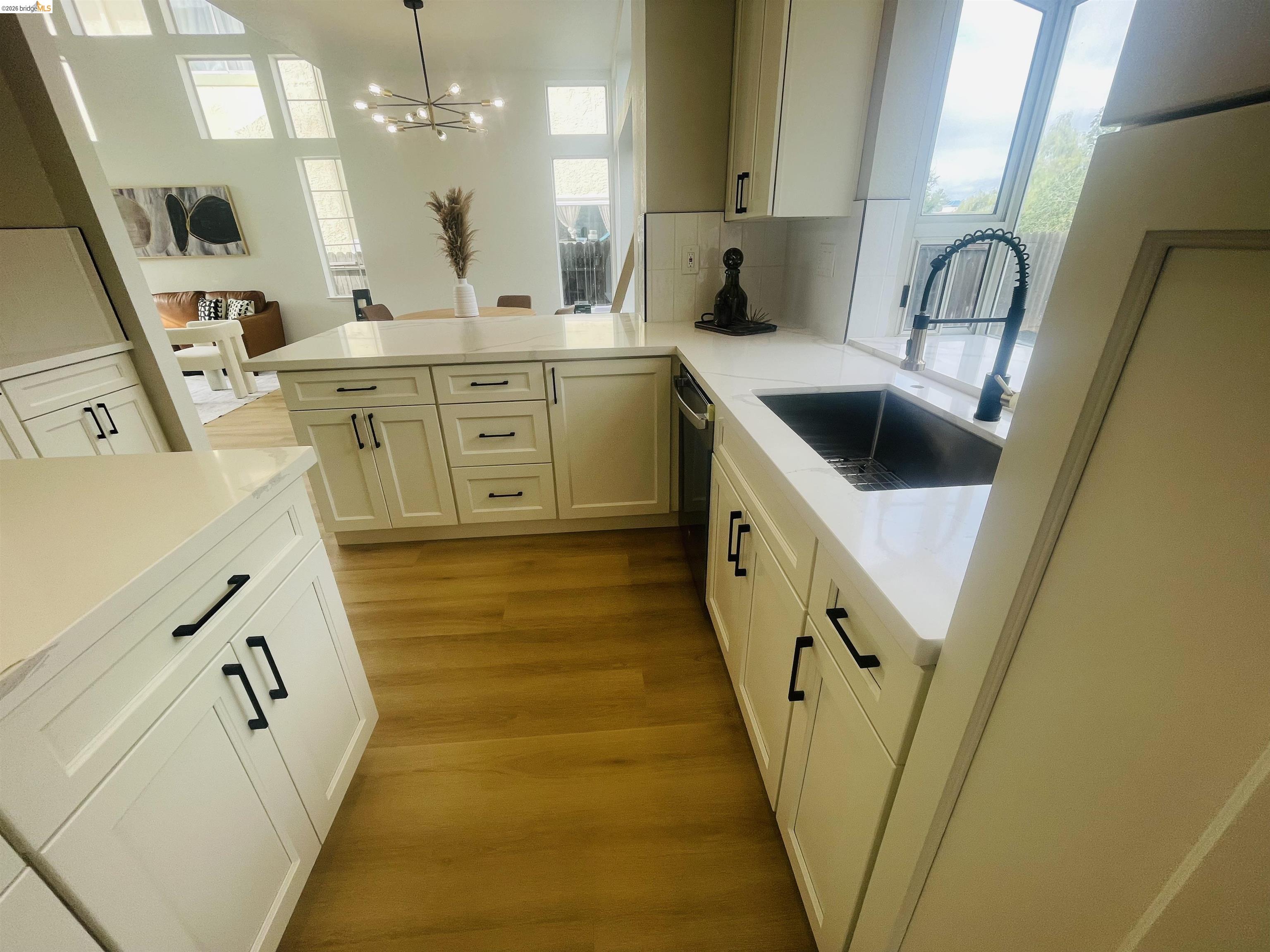 Detail Gallery Image 10 of 36 For 2117 Mark Twain Dr, Antioch,  CA 94531 - 3 Beds | 2/1 Baths