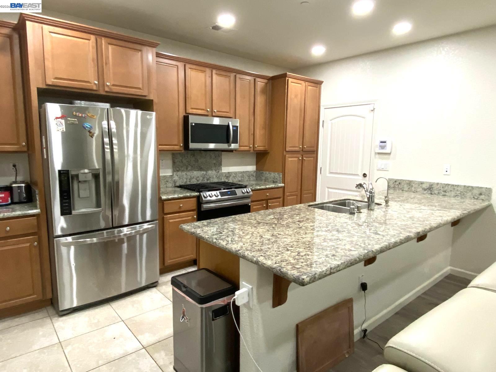 Detail Gallery Image 11 of 27 For 277 W Saint Francis Ave, Mountain House,  CA 95391 - 3 Beds | 3 Baths