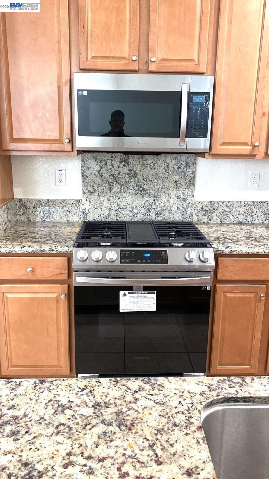 Detail Gallery Image 12 of 27 For 277 W Saint Francis Ave, Mountain House,  CA 95391 - 3 Beds | 3 Baths