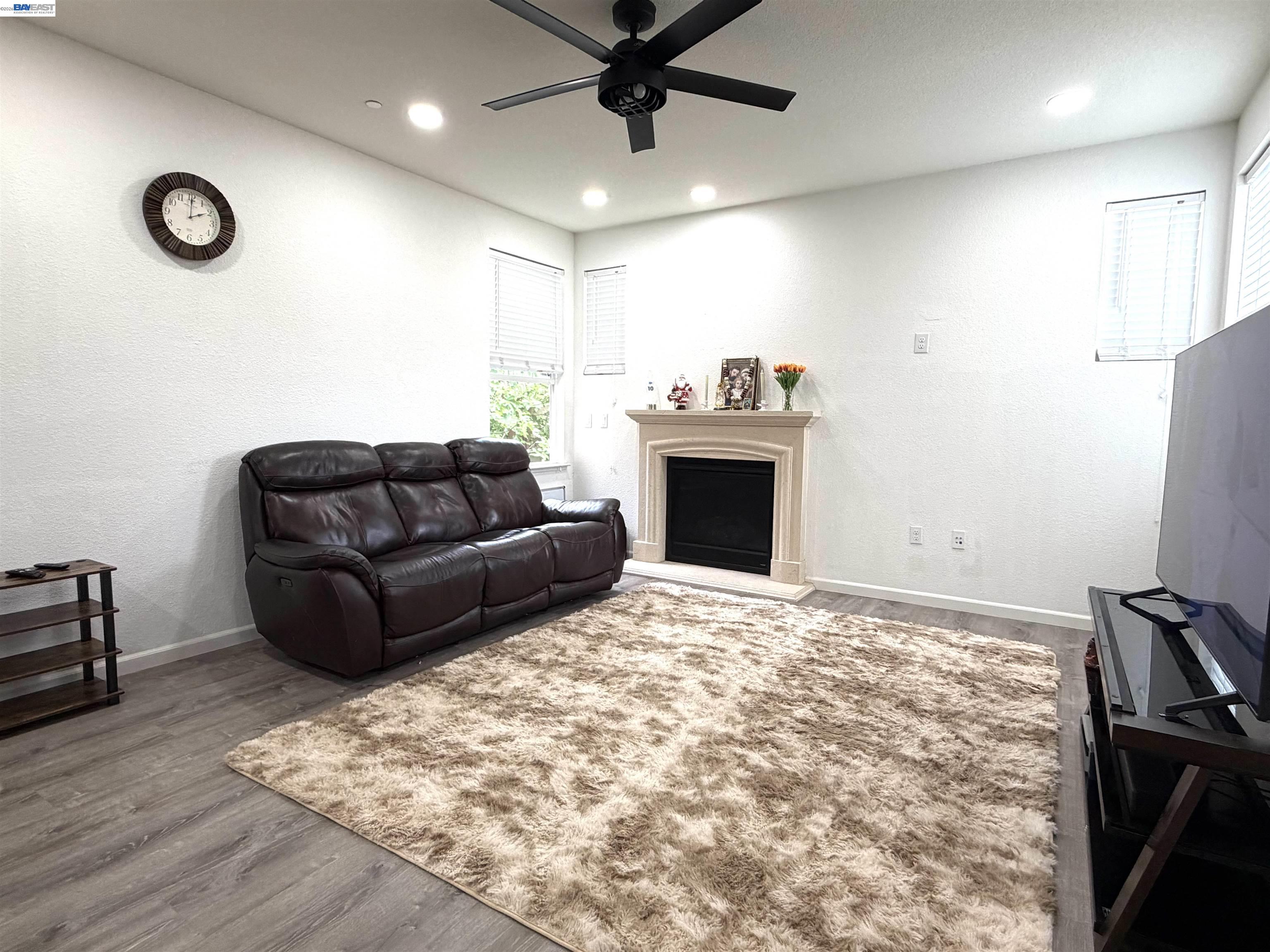 Detail Gallery Image 6 of 27 For 277 W Saint Francis Ave, Mountain House,  CA 95391 - 3 Beds | 3 Baths