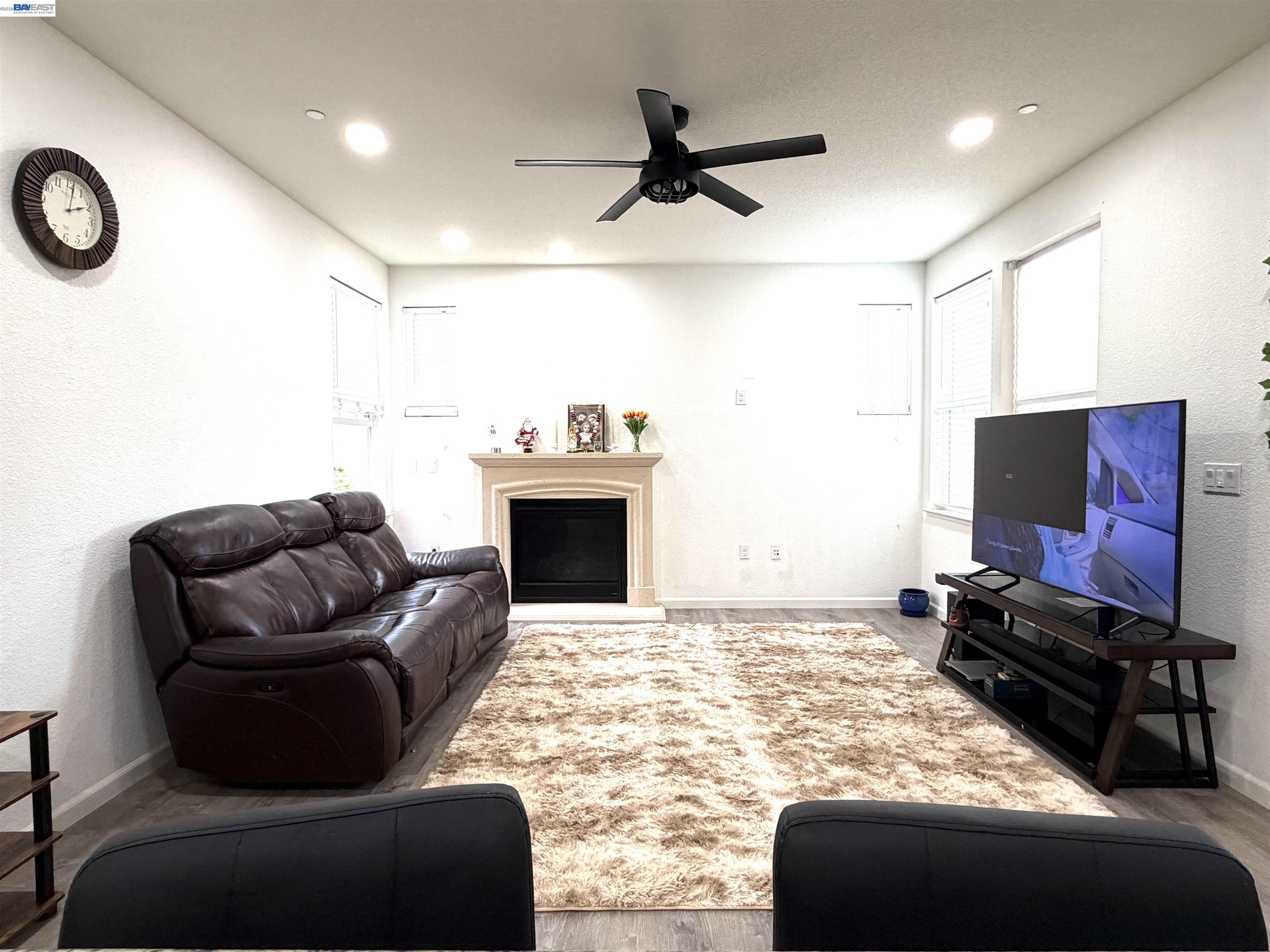 Detail Gallery Image 8 of 27 For 277 W Saint Francis Ave, Mountain House,  CA 95391 - 3 Beds | 3 Baths