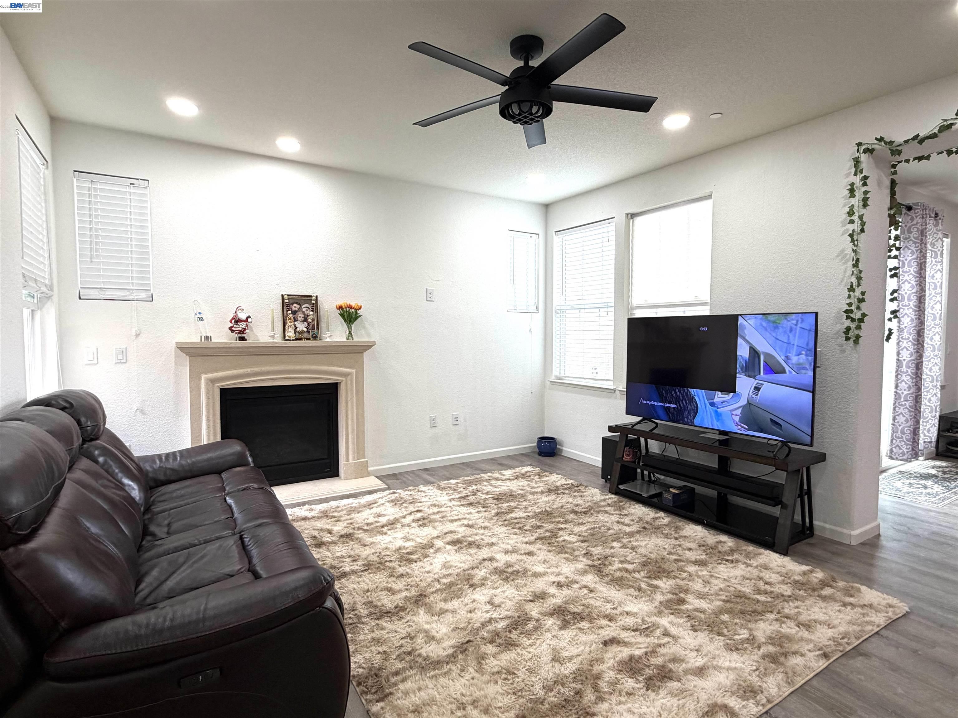 Detail Gallery Image 10 of 27 For 277 W Saint Francis Ave, Mountain House,  CA 95391 - 3 Beds | 3 Baths