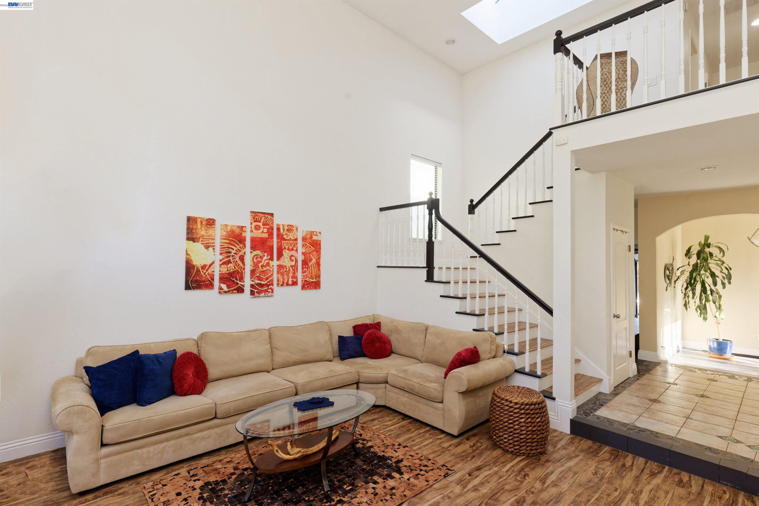 Detail Gallery Image 7 of 38 For 4903 Stoneridge Ct, Oakland,  CA 94605 - 3 Beds | 2/1 Baths