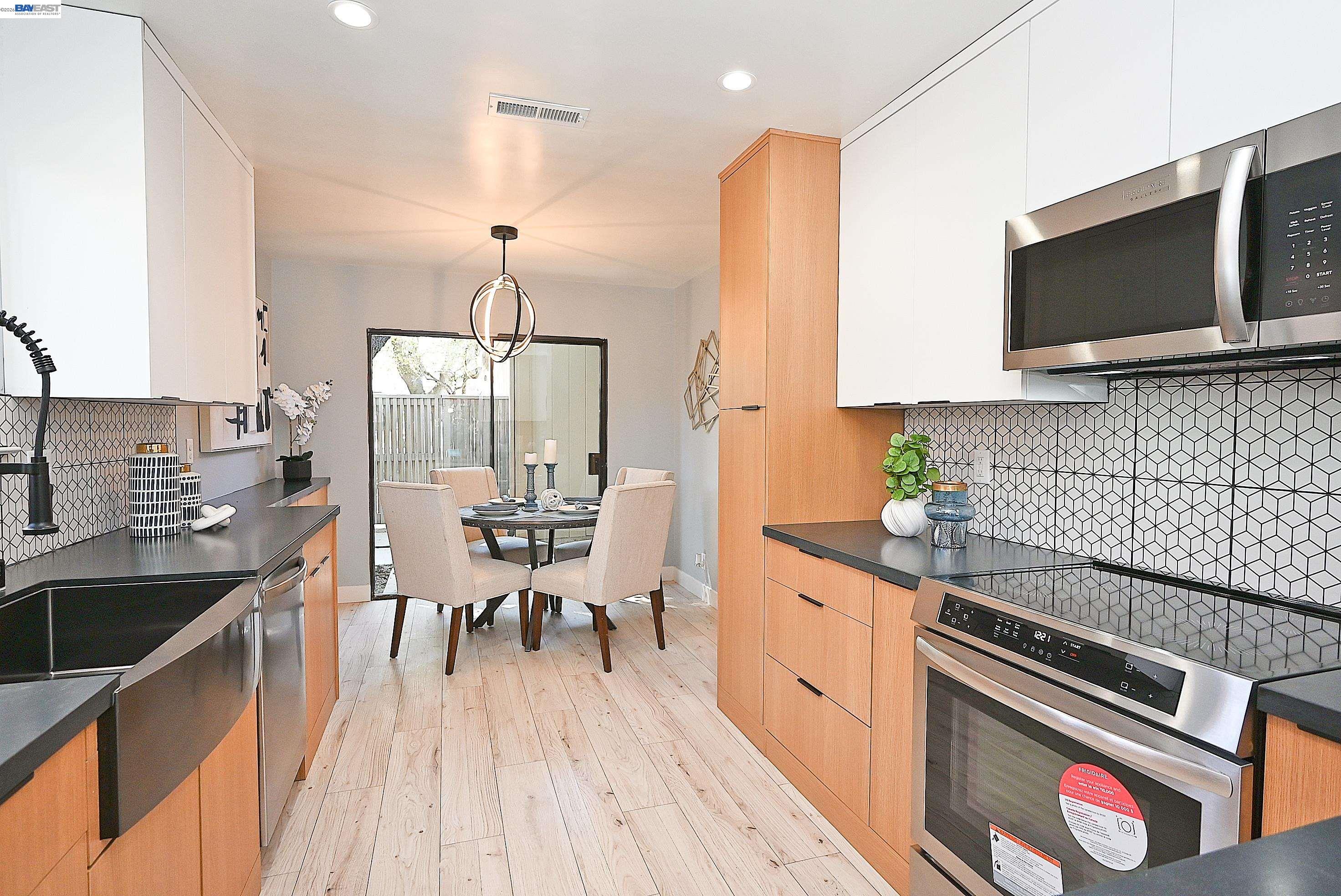 Photo #8: 41127487 Listing: Photo #8