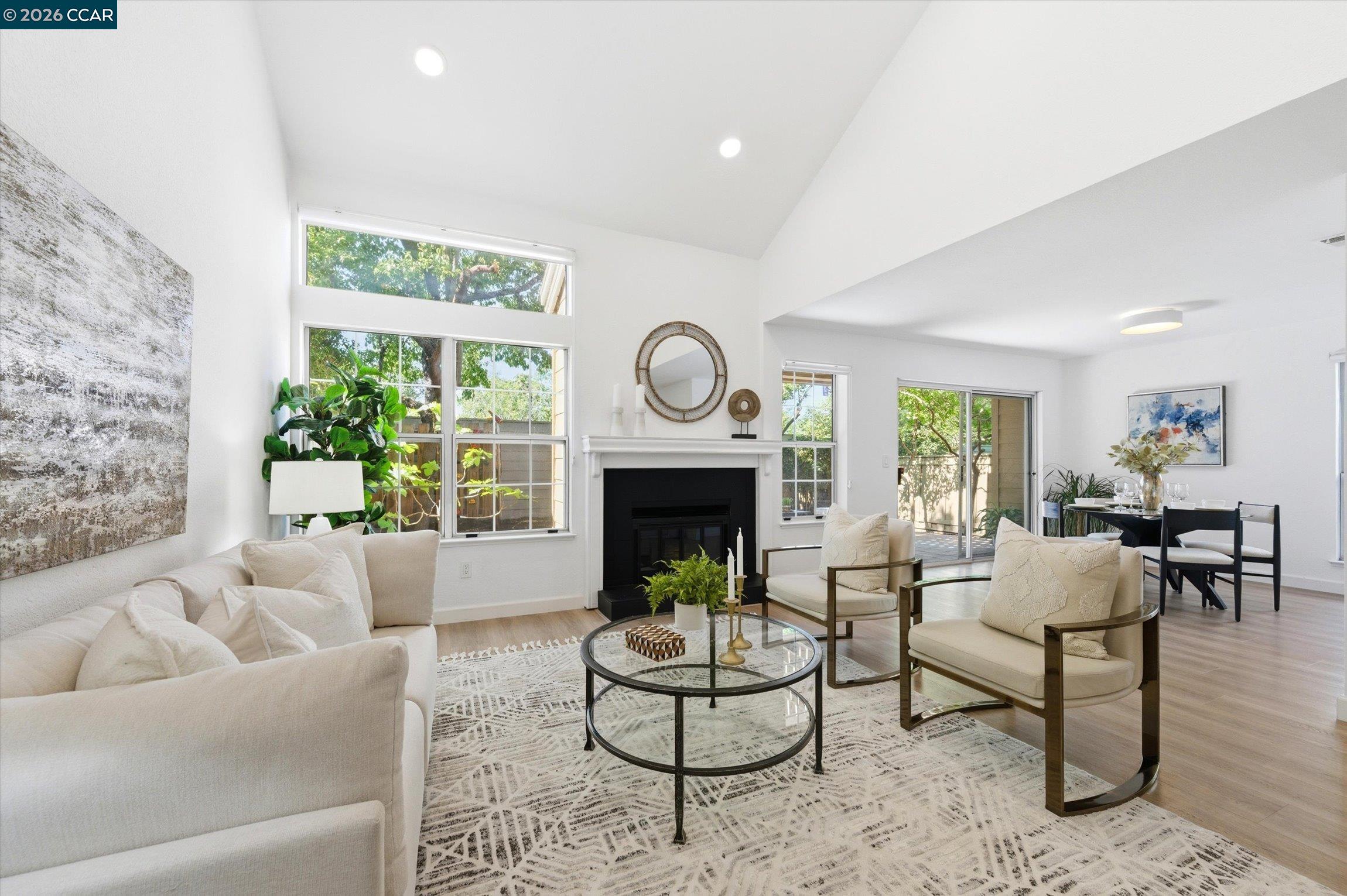 Photo #2: 41127489 Listing: Photo #2