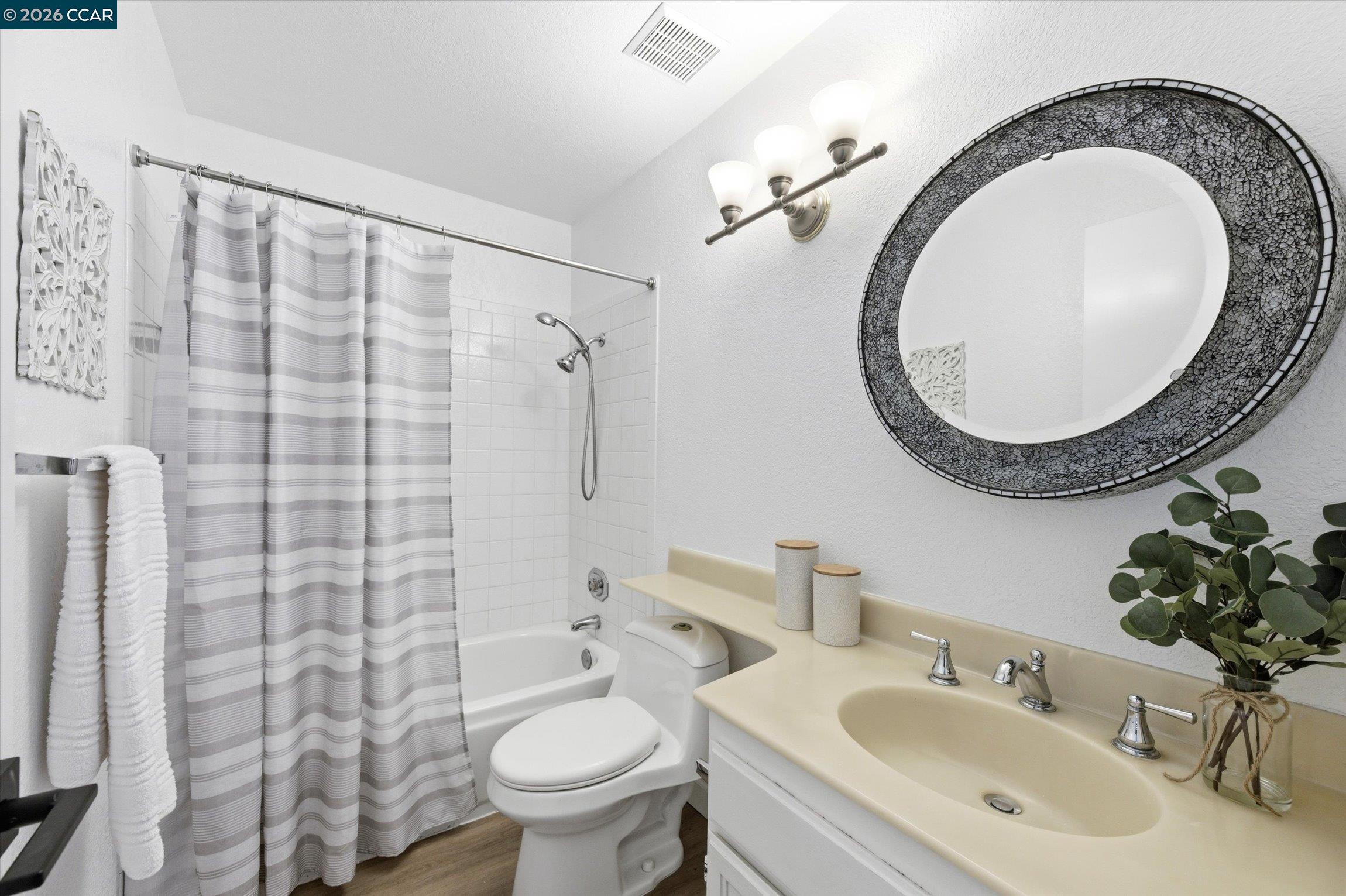 Photo #23: 41127489 Listing: Photo #23