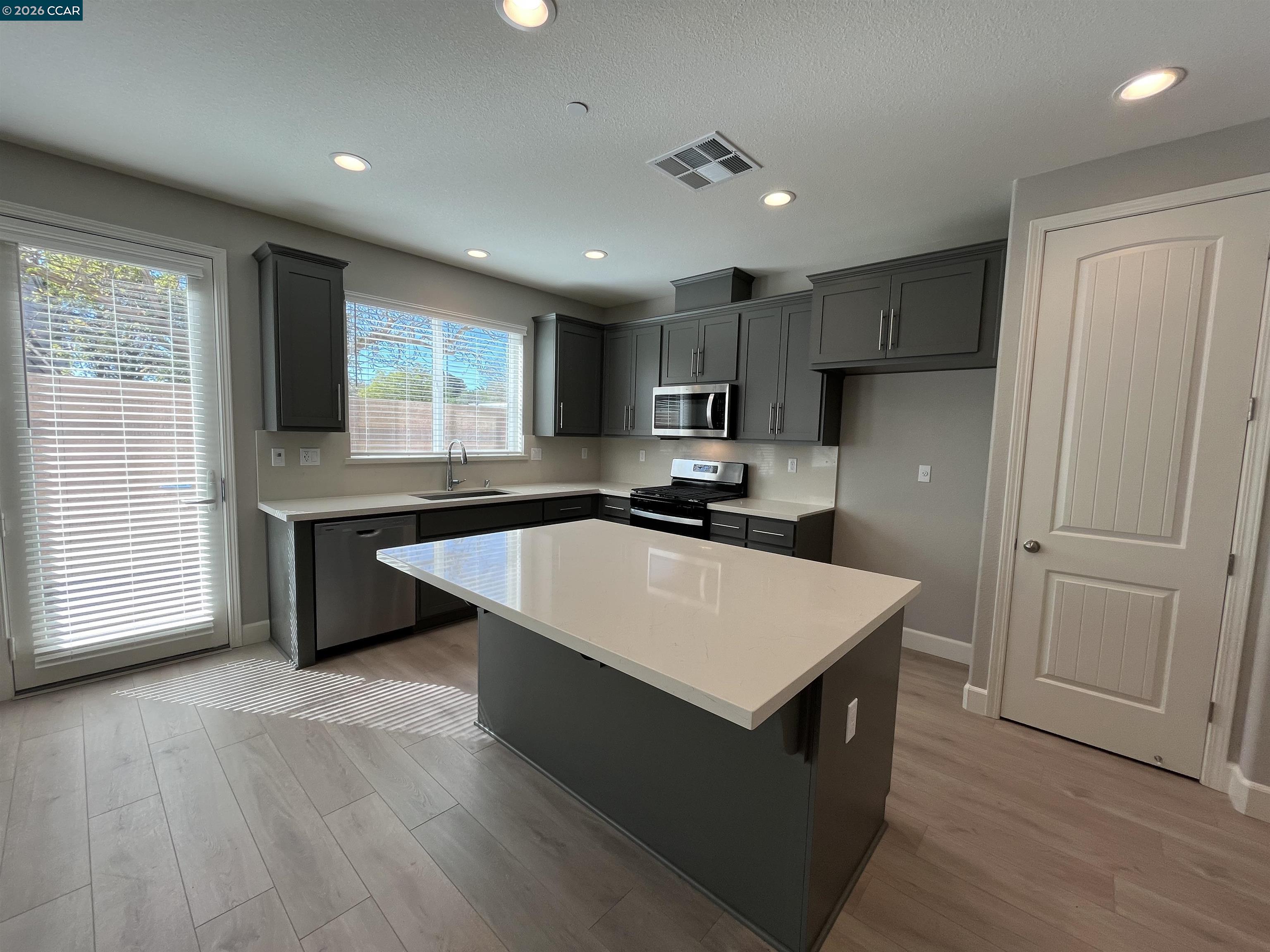 Detail Gallery Image 2 of 6 For 4820 Dolce Court, Fairfield,  CA 94534 - 3 Beds | 2/1 Baths