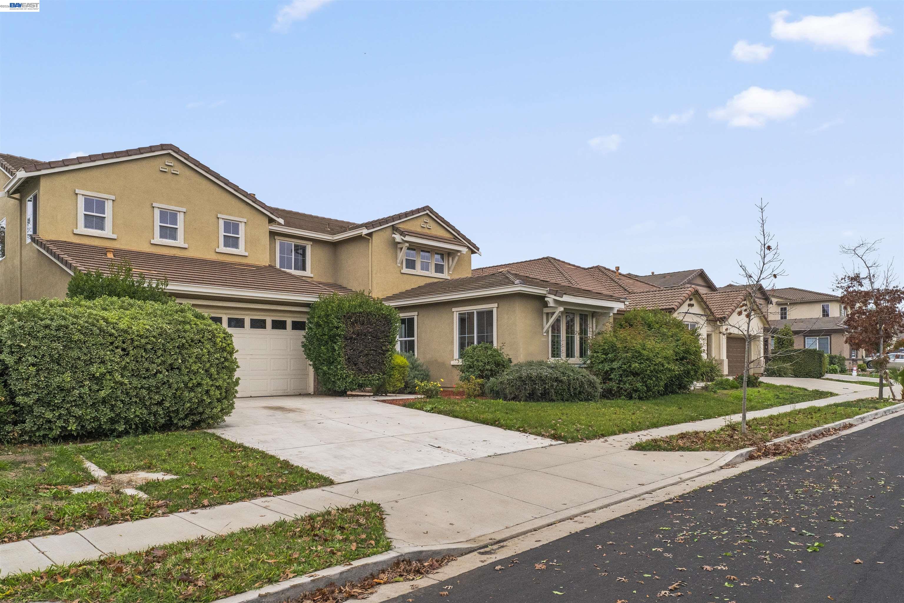 Detail Gallery Image 2 of 58 For 204 Daylily Ln, Patterson,  CA 95363 - 6 Beds | 3 Baths