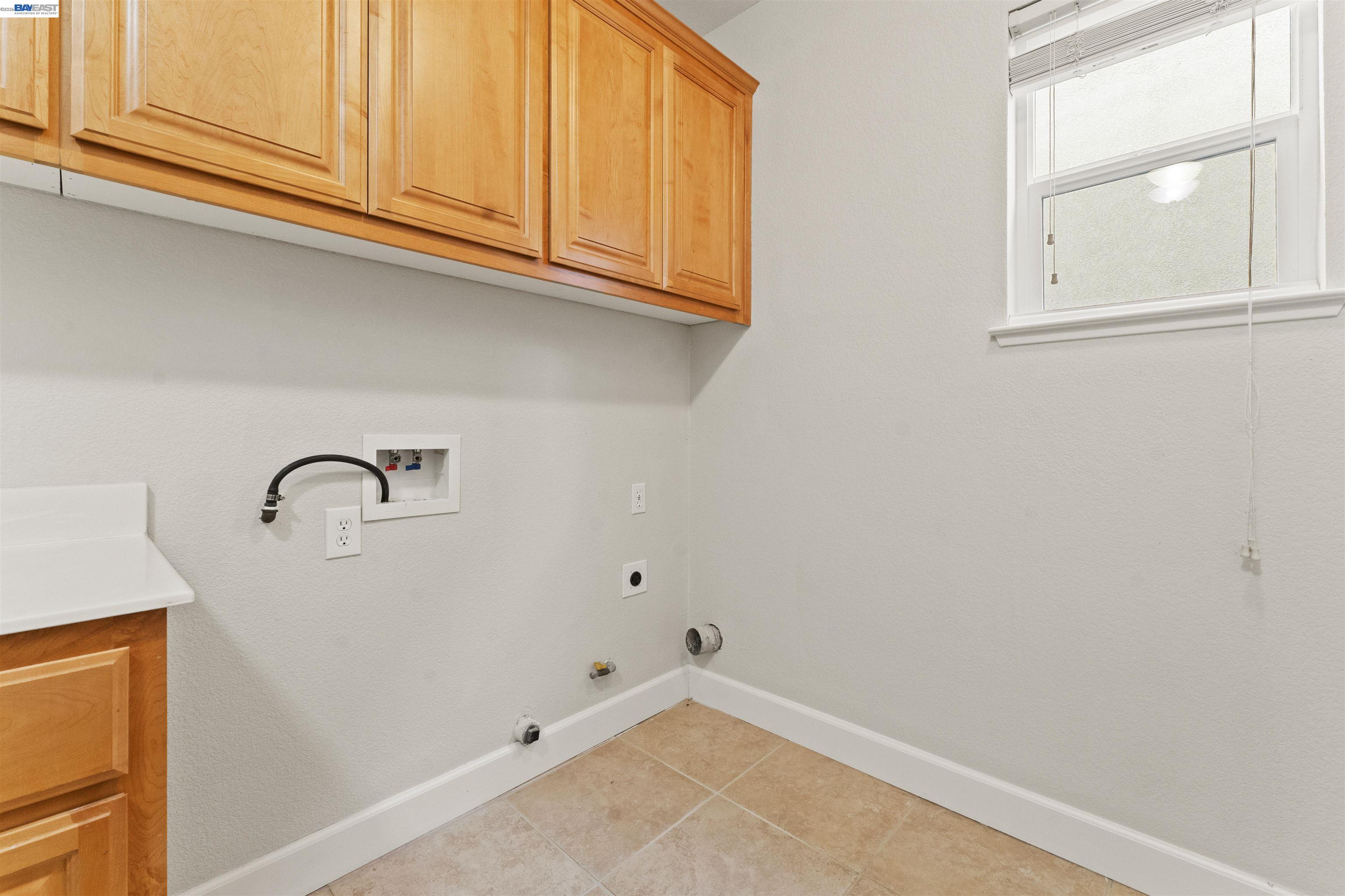 Detail Gallery Image 27 of 58 For 204 Daylily Ln, Patterson,  CA 95363 - 6 Beds | 3 Baths