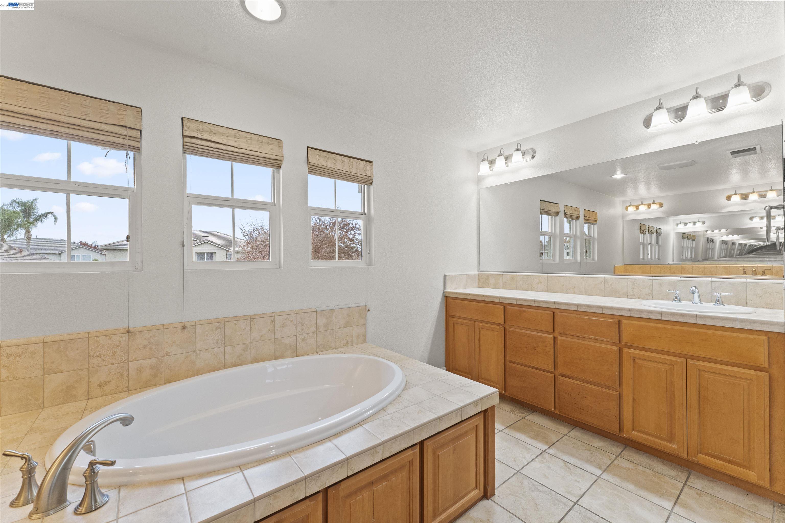 Detail Gallery Image 42 of 58 For 204 Daylily Ln, Patterson,  CA 95363 - 6 Beds | 3 Baths