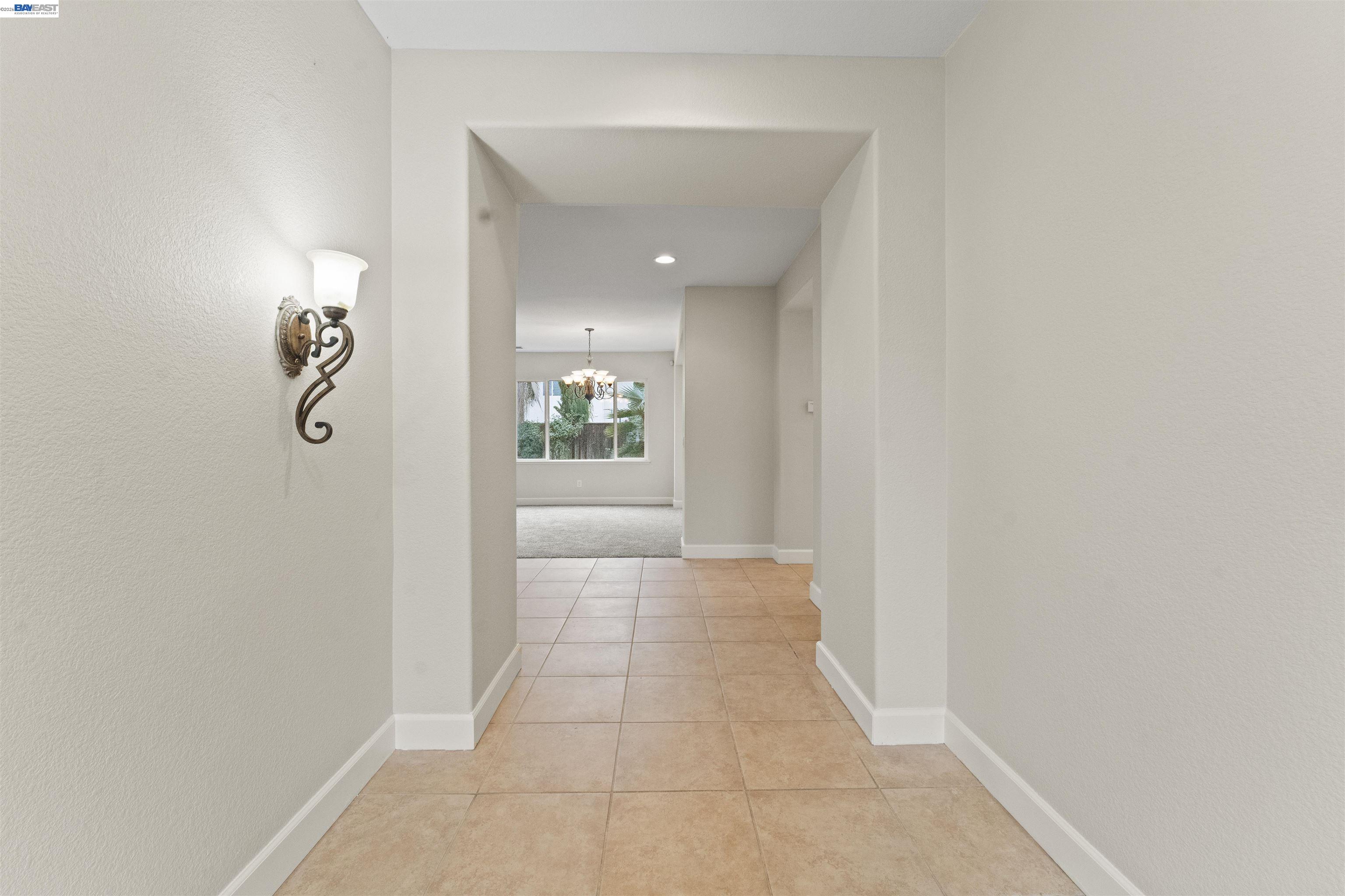 Detail Gallery Image 7 of 58 For 204 Daylily Ln, Patterson,  CA 95363 - 6 Beds | 3 Baths