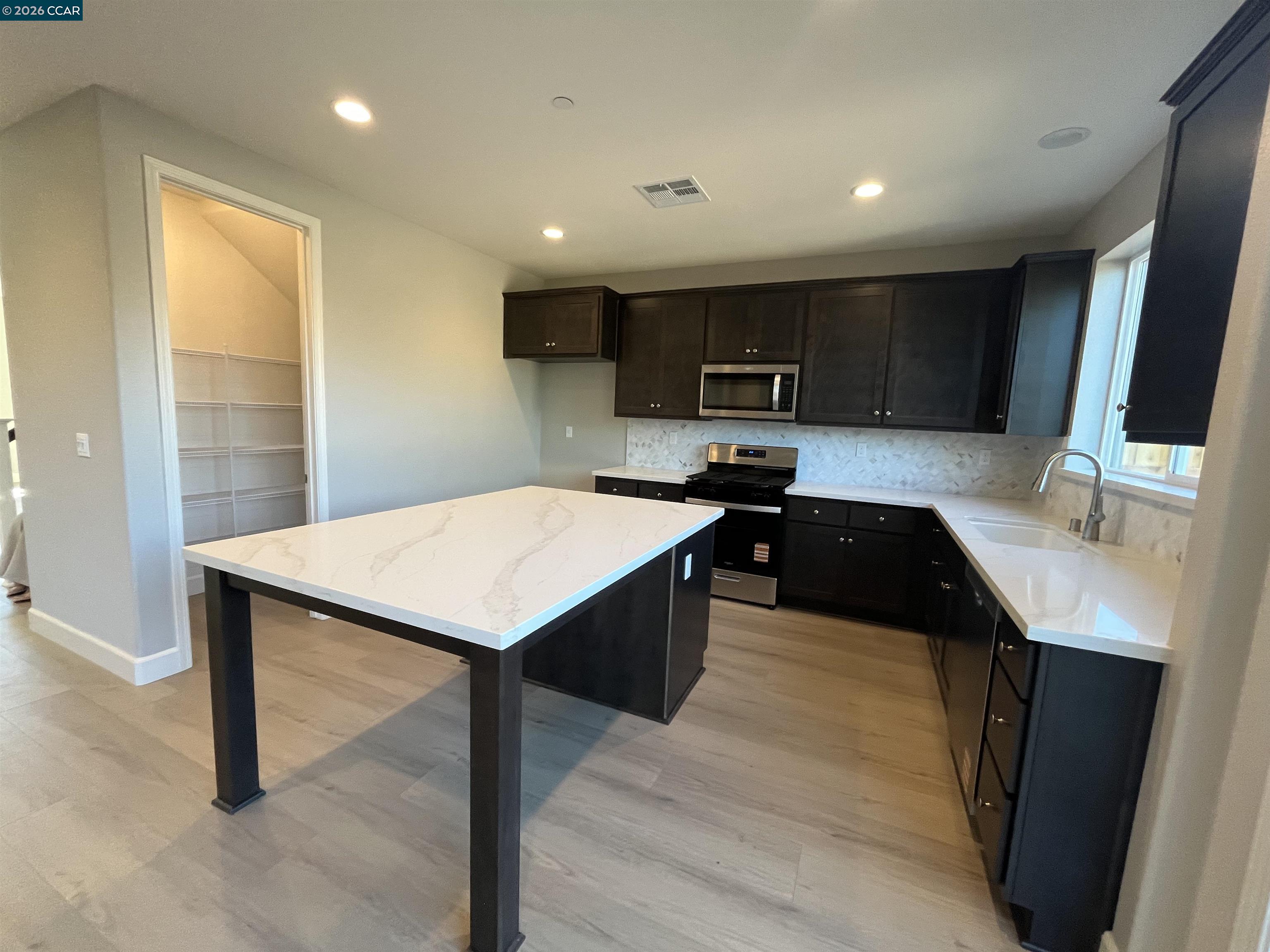 Detail Gallery Image 2 of 6 For 4805 Dolce Court, Fairfield,  CA 94534 - 4 Beds | 3/1 Baths