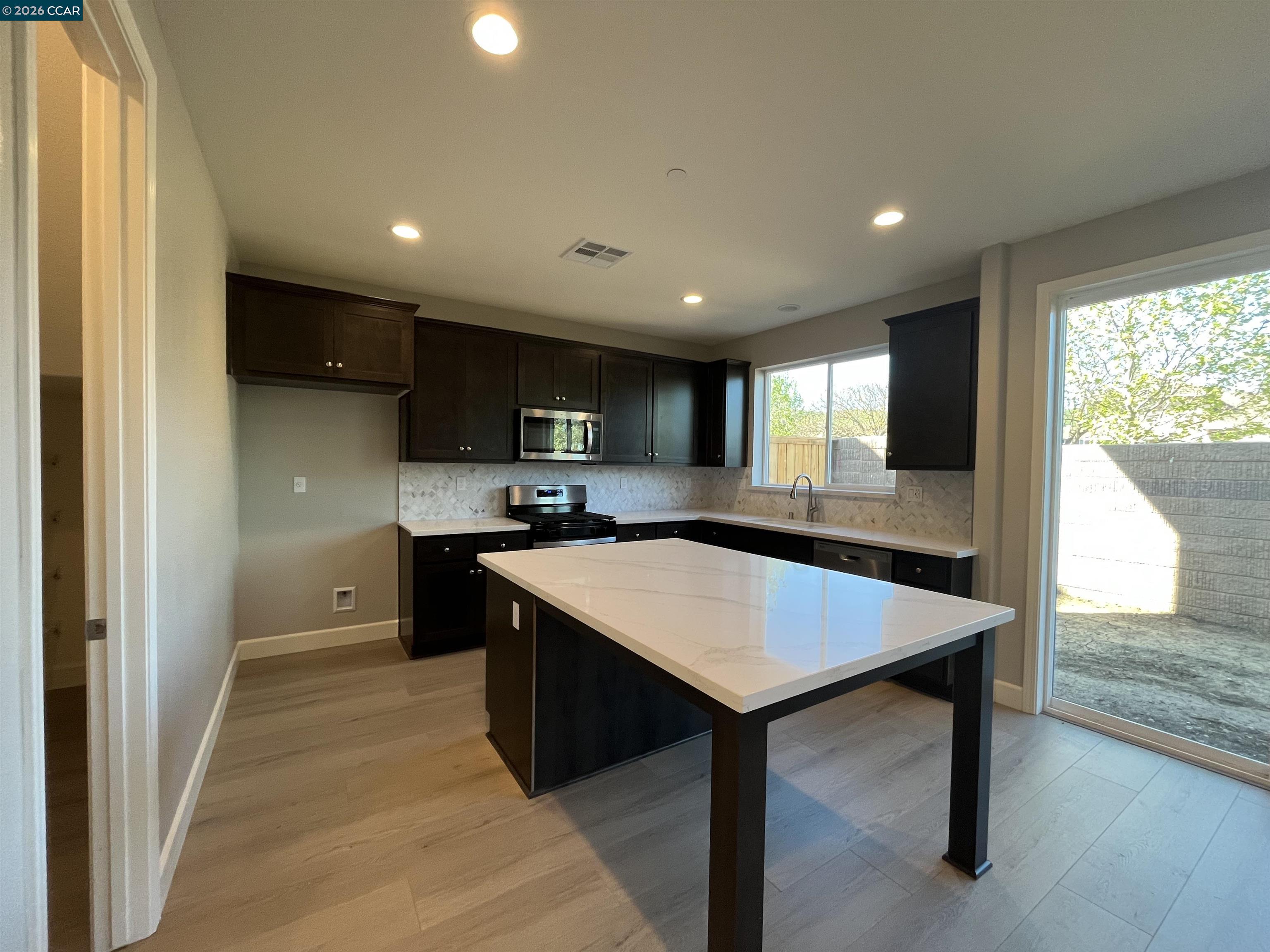 Detail Gallery Image 3 of 6 For 4805 Dolce Court, Fairfield,  CA 94534 - 4 Beds | 3/1 Baths