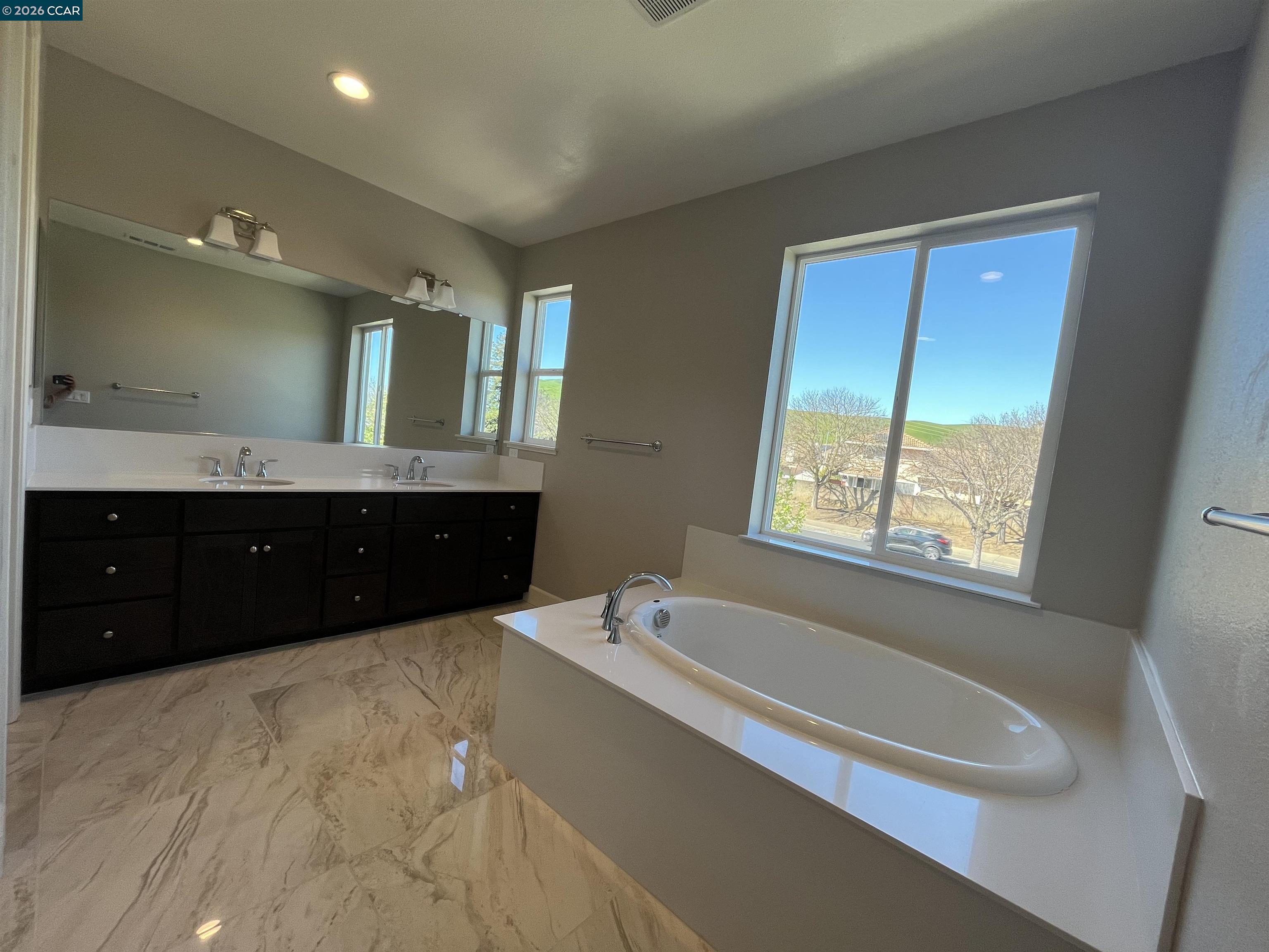 Detail Gallery Image 4 of 6 For 4805 Dolce Court, Fairfield,  CA 94534 - 4 Beds | 3/1 Baths