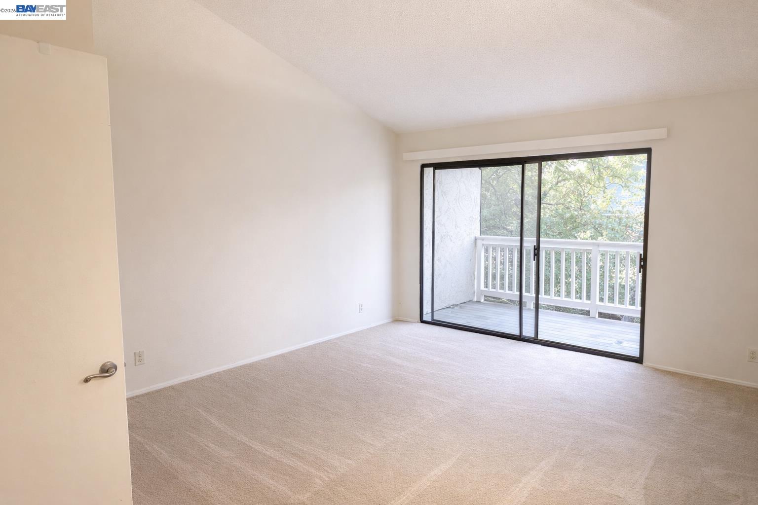Detail Gallery Image 7 of 13 For 260 W Dunne Ave #34,  Morgan Hill,  CA 95037 - 2 Beds | 1/1 Baths