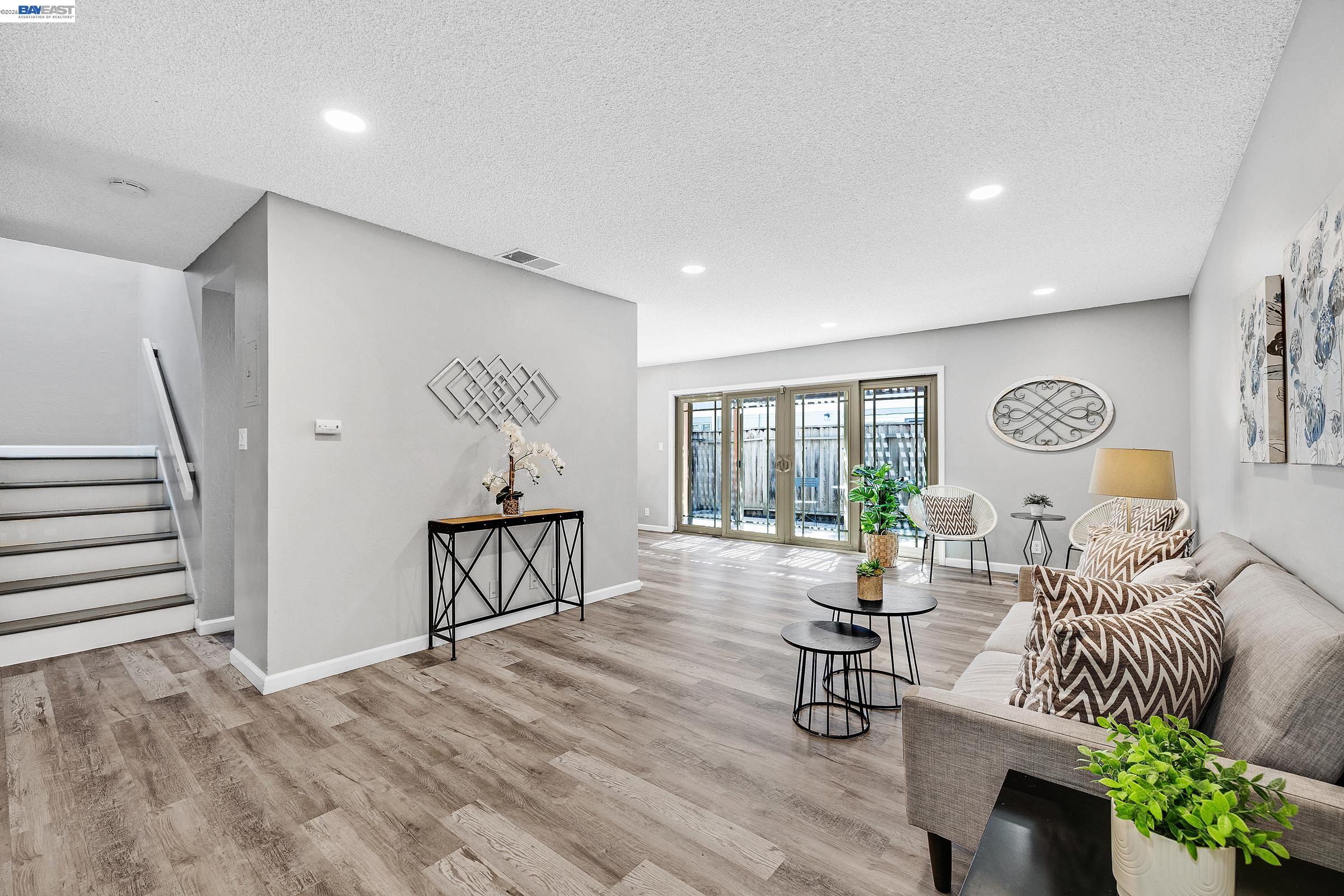 Photo #3: 41127502 Listing: Photo #3