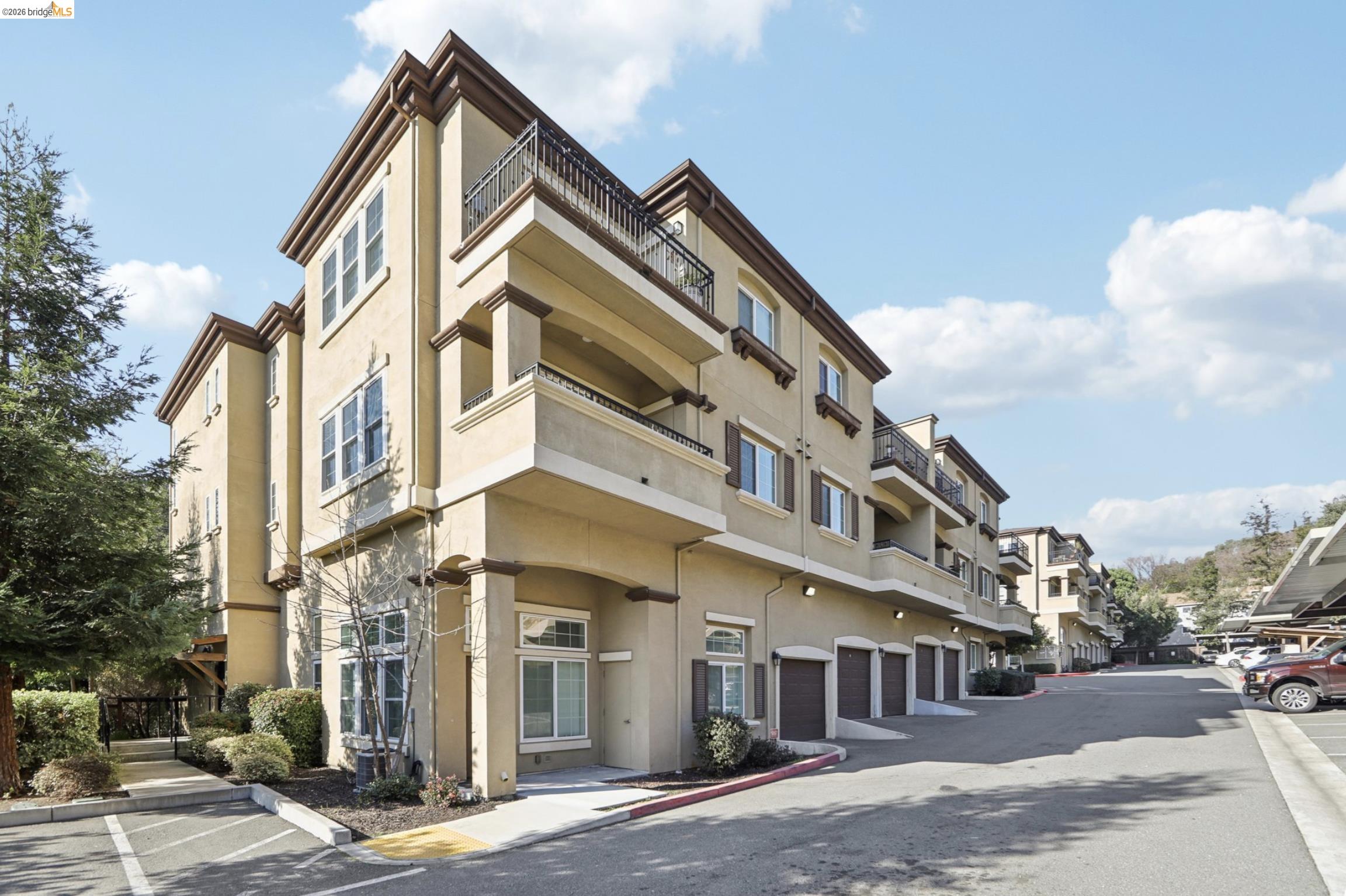 Photo #2: 41127504 Listing: Photo #2