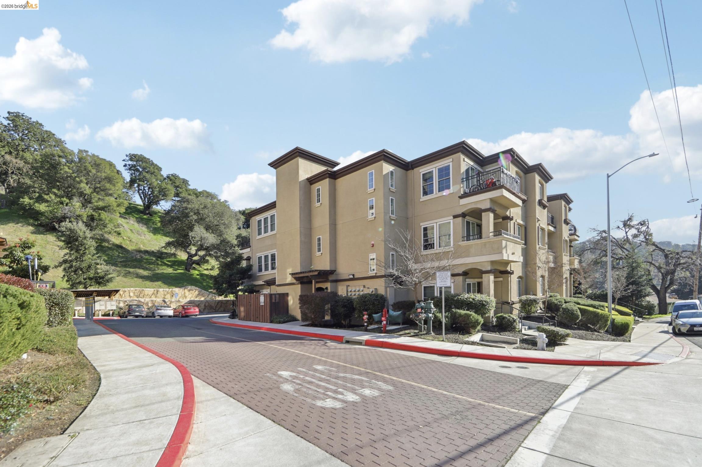 Photo #3: 41127504 Listing: Photo #3