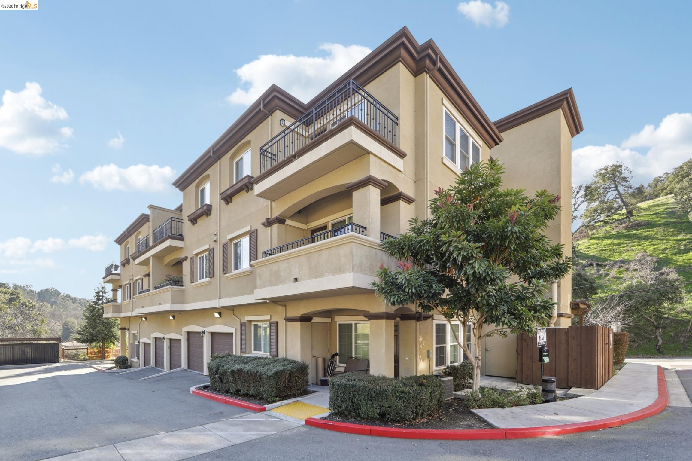 Photo #4: 41127504 Listing: Photo #4