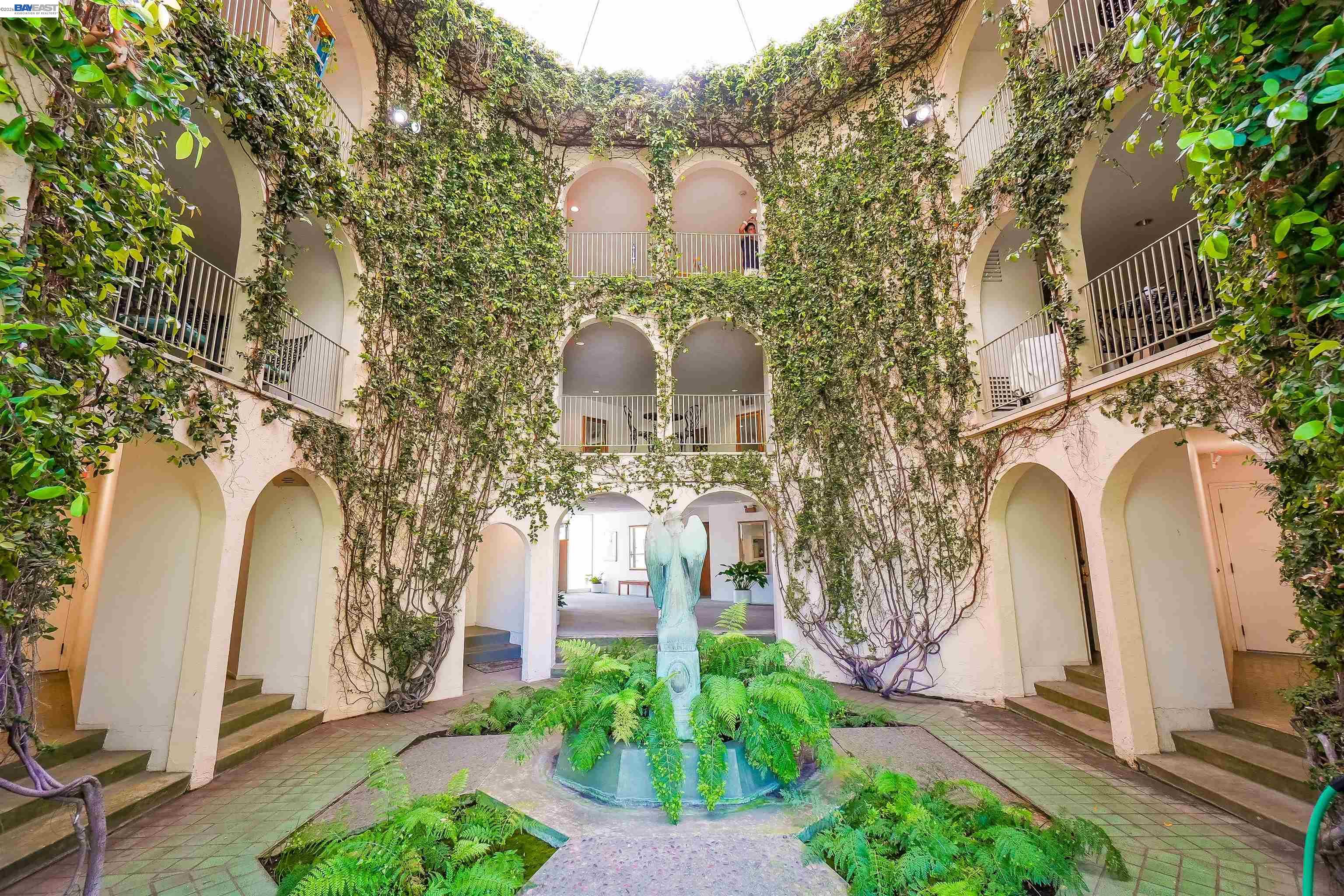 Detail Gallery Image 3 of 30 For 1305 1305 Boulevard Way #306,  Walnut Creek,  CA 94595 - 2 Beds | 2 Baths