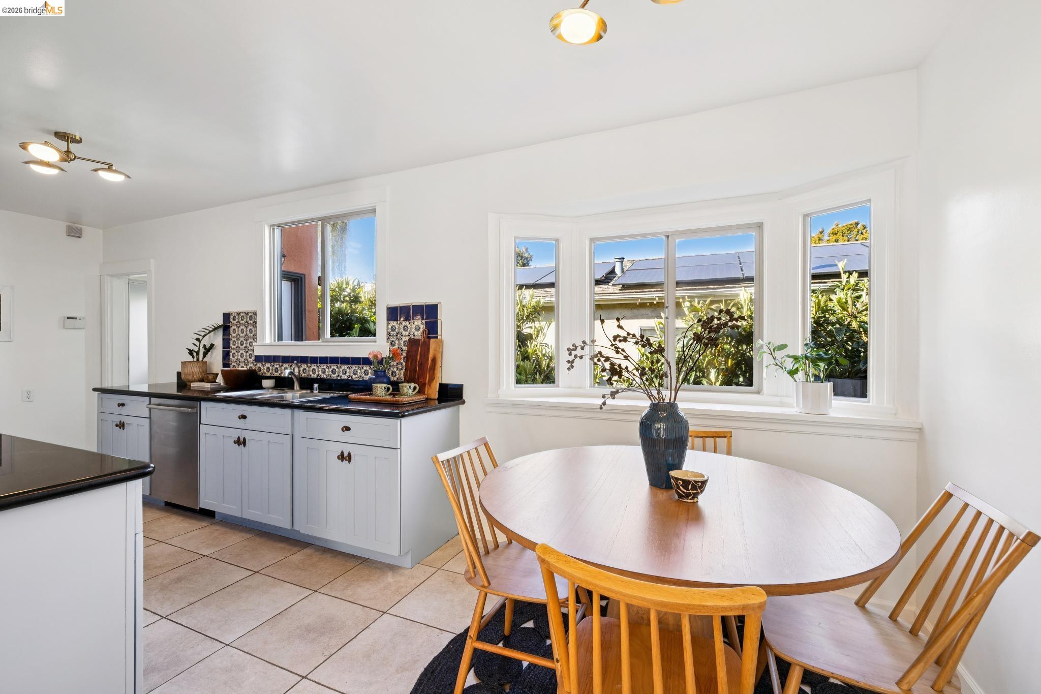 Detail Gallery Image 13 of 57 For 1136 Marin Ave, Albany,  CA 94706 - 3 Beds | 2 Baths