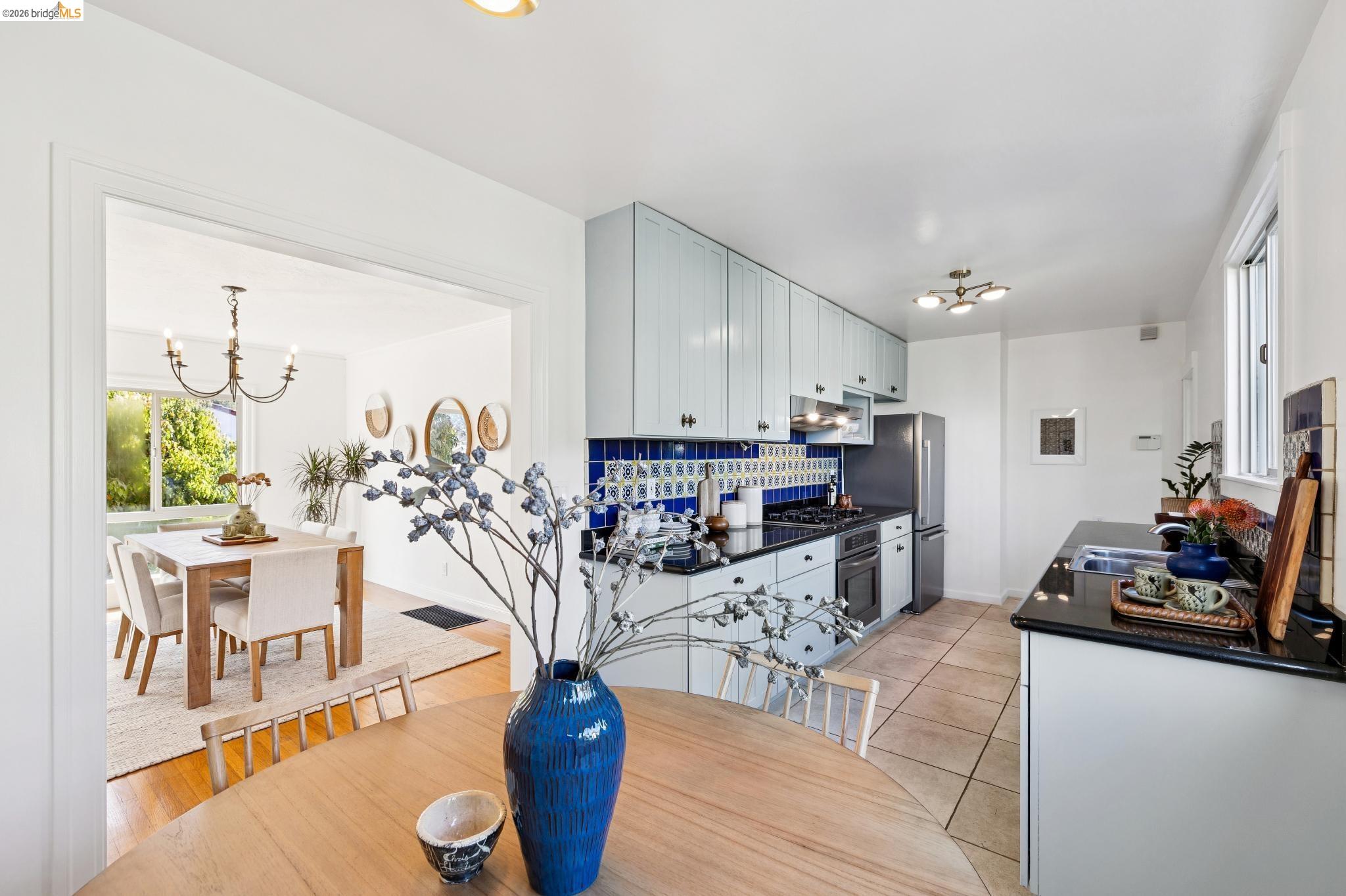 Detail Gallery Image 14 of 57 For 1136 Marin Ave, Albany,  CA 94706 - 3 Beds | 2 Baths