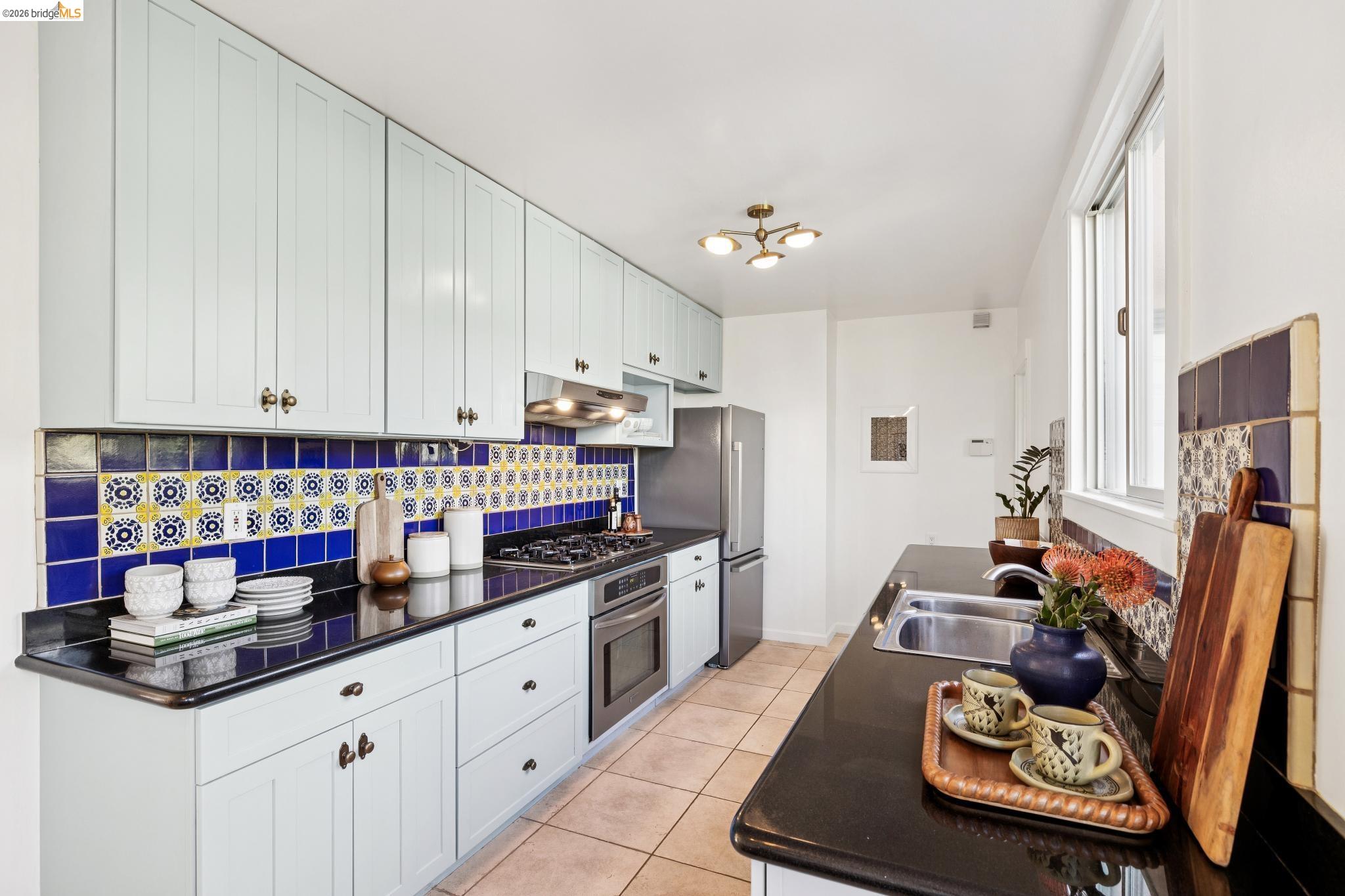 Detail Gallery Image 15 of 57 For 1136 Marin Ave, Albany,  CA 94706 - 3 Beds | 2 Baths