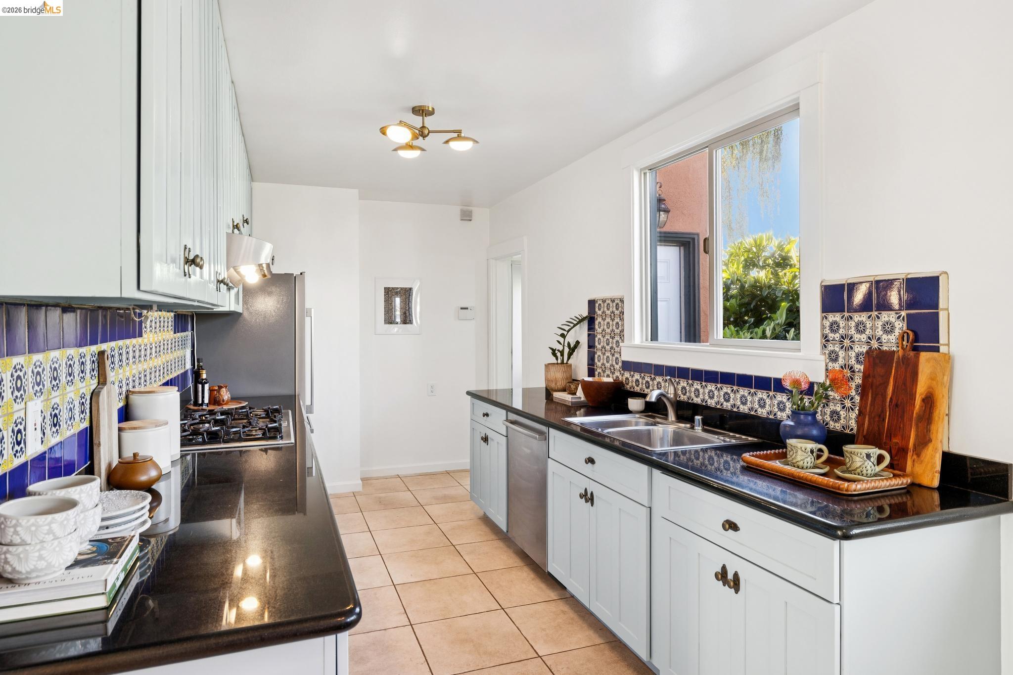 Detail Gallery Image 16 of 57 For 1136 Marin Ave, Albany,  CA 94706 - 3 Beds | 2 Baths