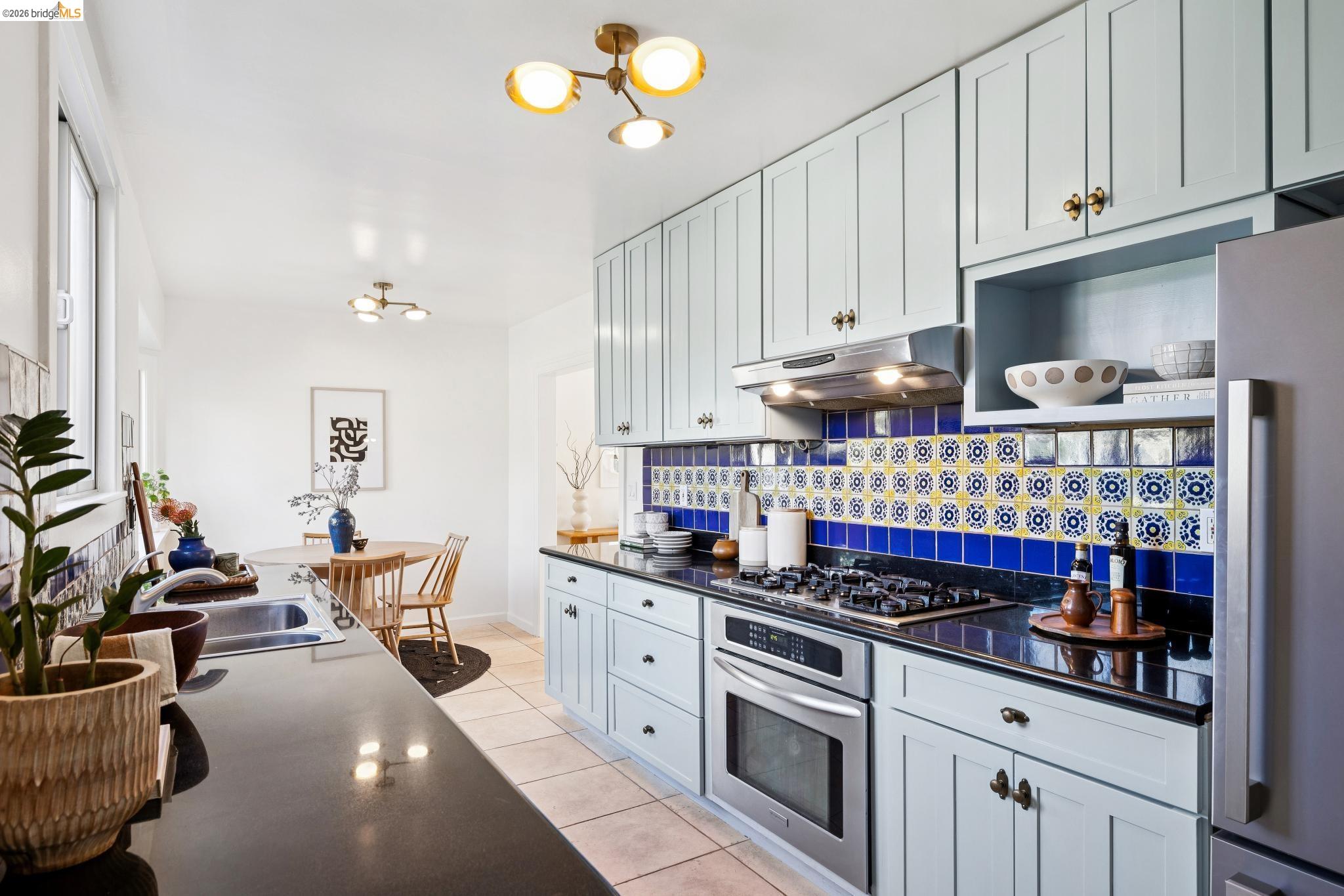 Detail Gallery Image 18 of 57 For 1136 Marin Ave, Albany,  CA 94706 - 3 Beds | 2 Baths