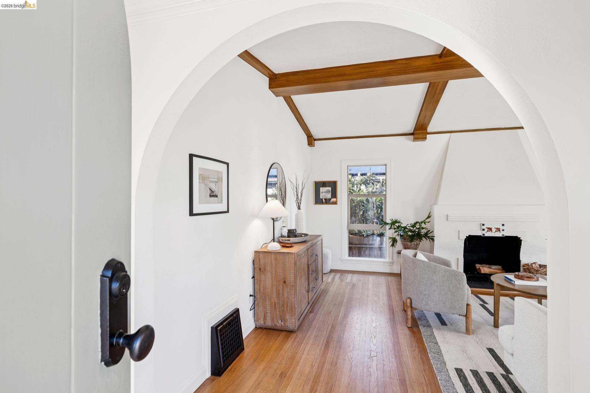 Detail Gallery Image 3 of 57 For 1136 Marin Ave, Albany,  CA 94706 - 3 Beds | 2 Baths