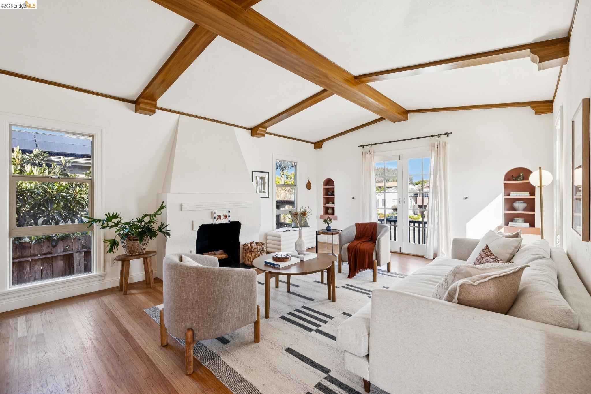 Detail Gallery Image 4 of 57 For 1136 Marin Ave, Albany,  CA 94706 - 3 Beds | 2 Baths