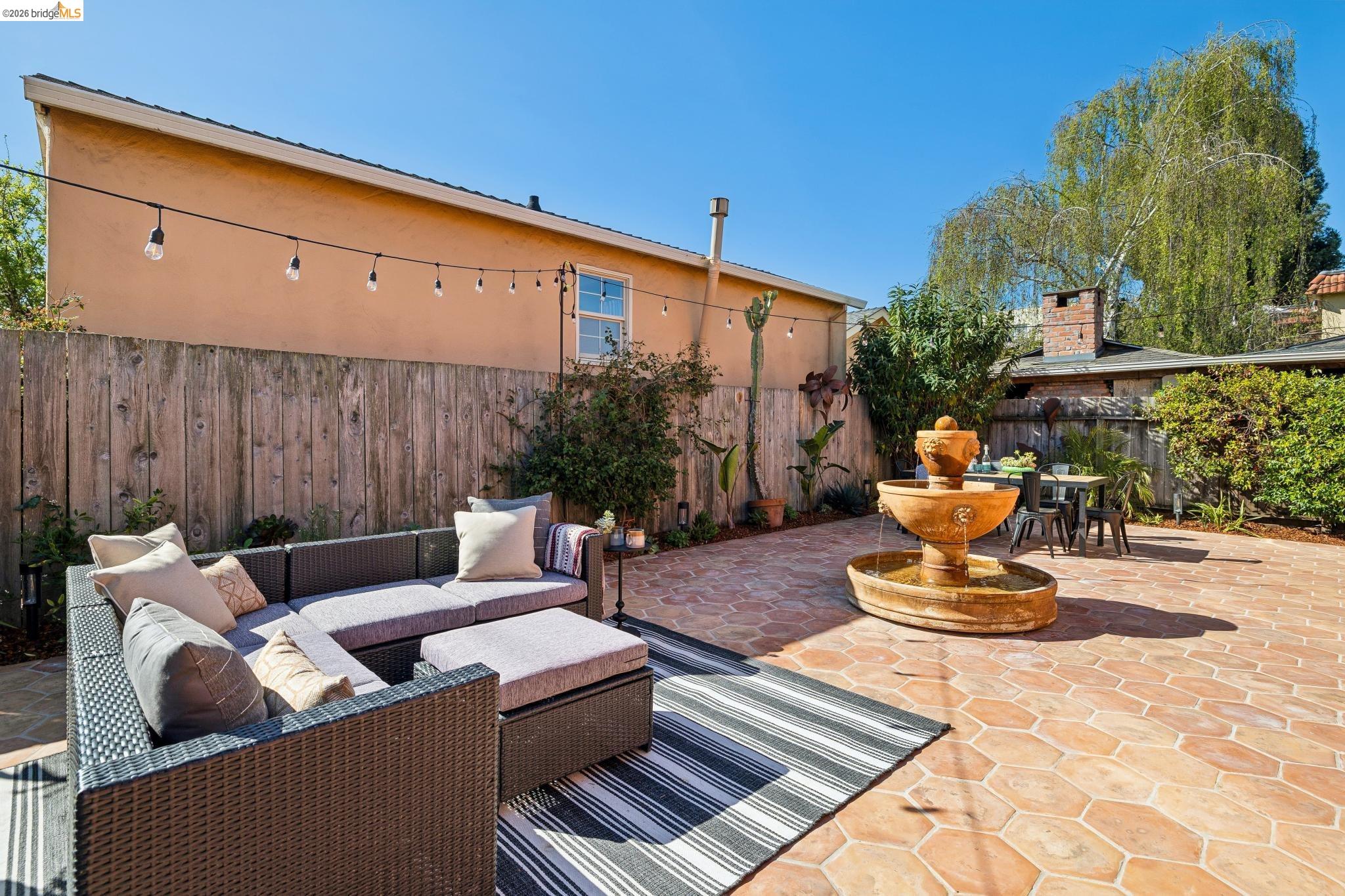 Detail Gallery Image 49 of 57 For 1136 Marin Ave, Albany,  CA 94706 - 3 Beds | 2 Baths