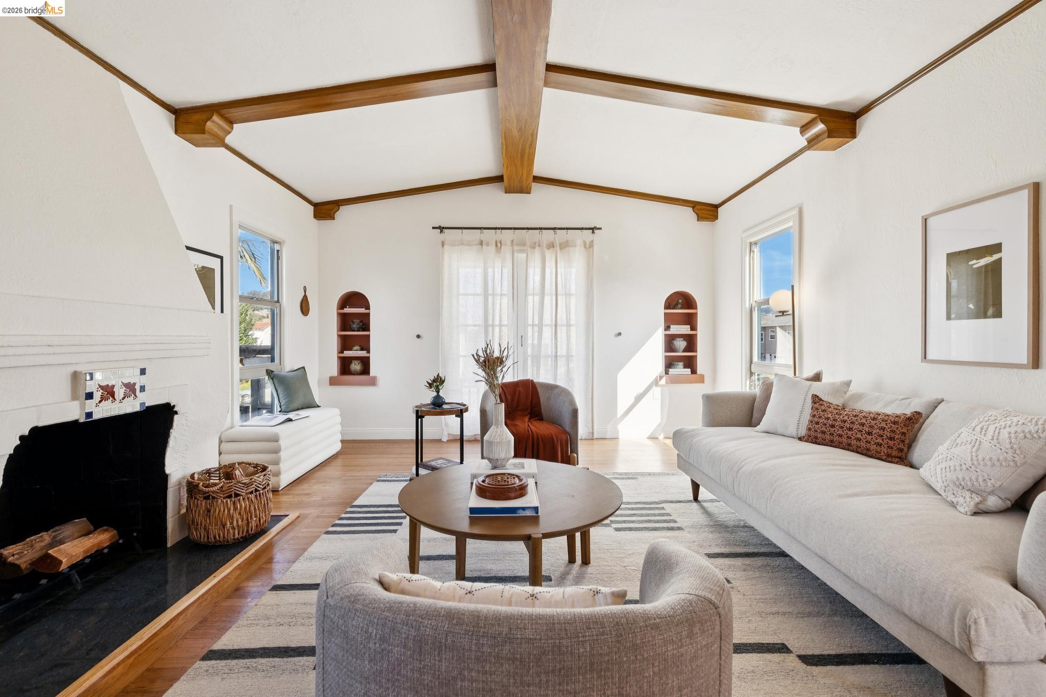 Detail Gallery Image 6 of 57 For 1136 Marin Ave, Albany,  CA 94706 - 3 Beds | 2 Baths