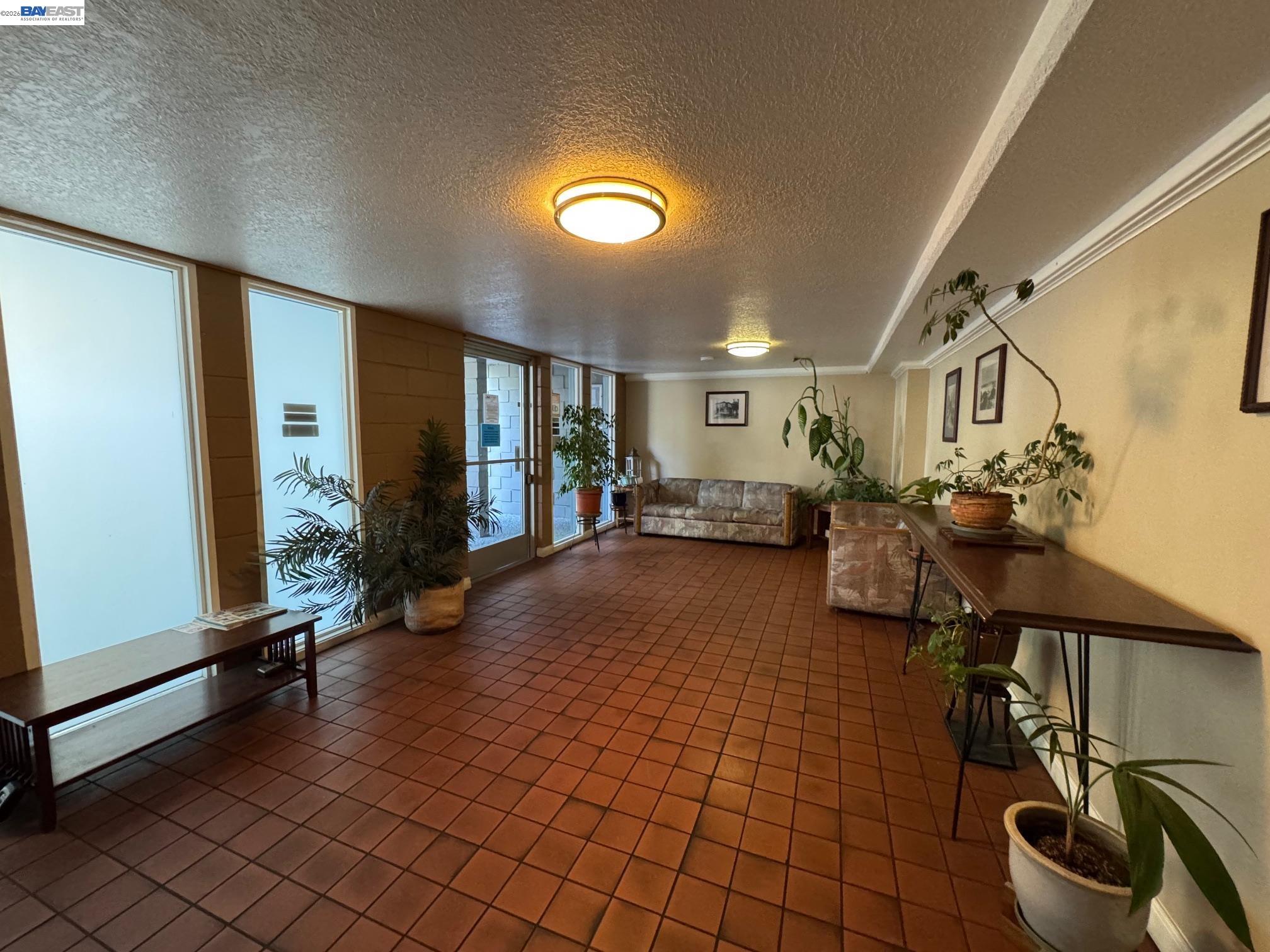 Detail Gallery Image 30 of 48 For 385 Jayne Avenue #205,  Oakland,  CA 94610 - 1 Beds | 1 Baths