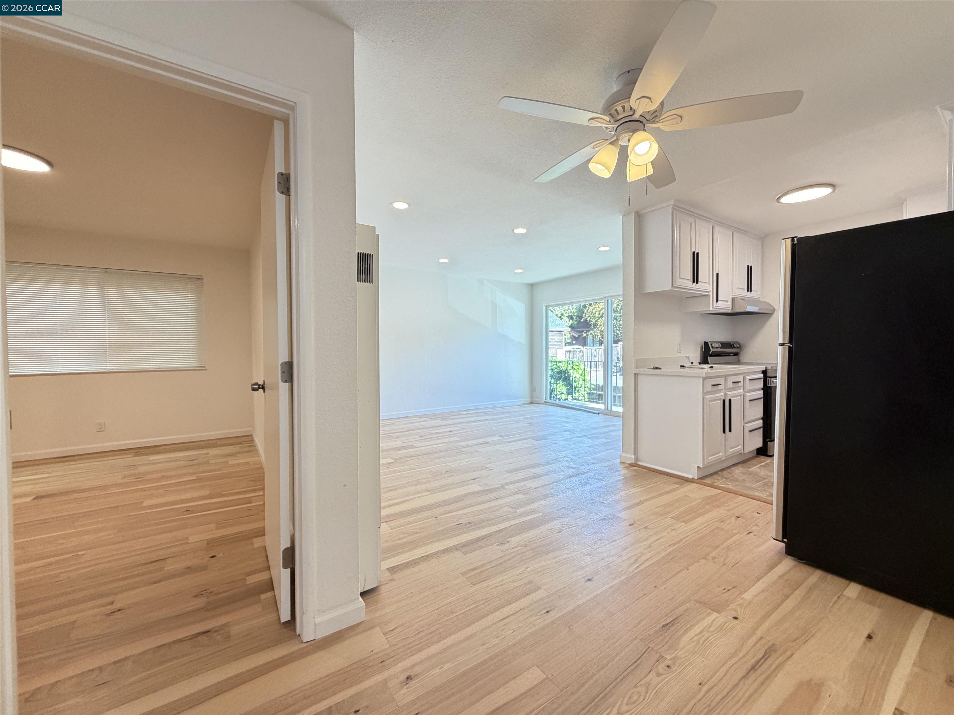 Detail Gallery Image 3 of 42 For 10 Moss Ave #15,  Oakland,  CA 94610 - 1 Beds | 1 Baths