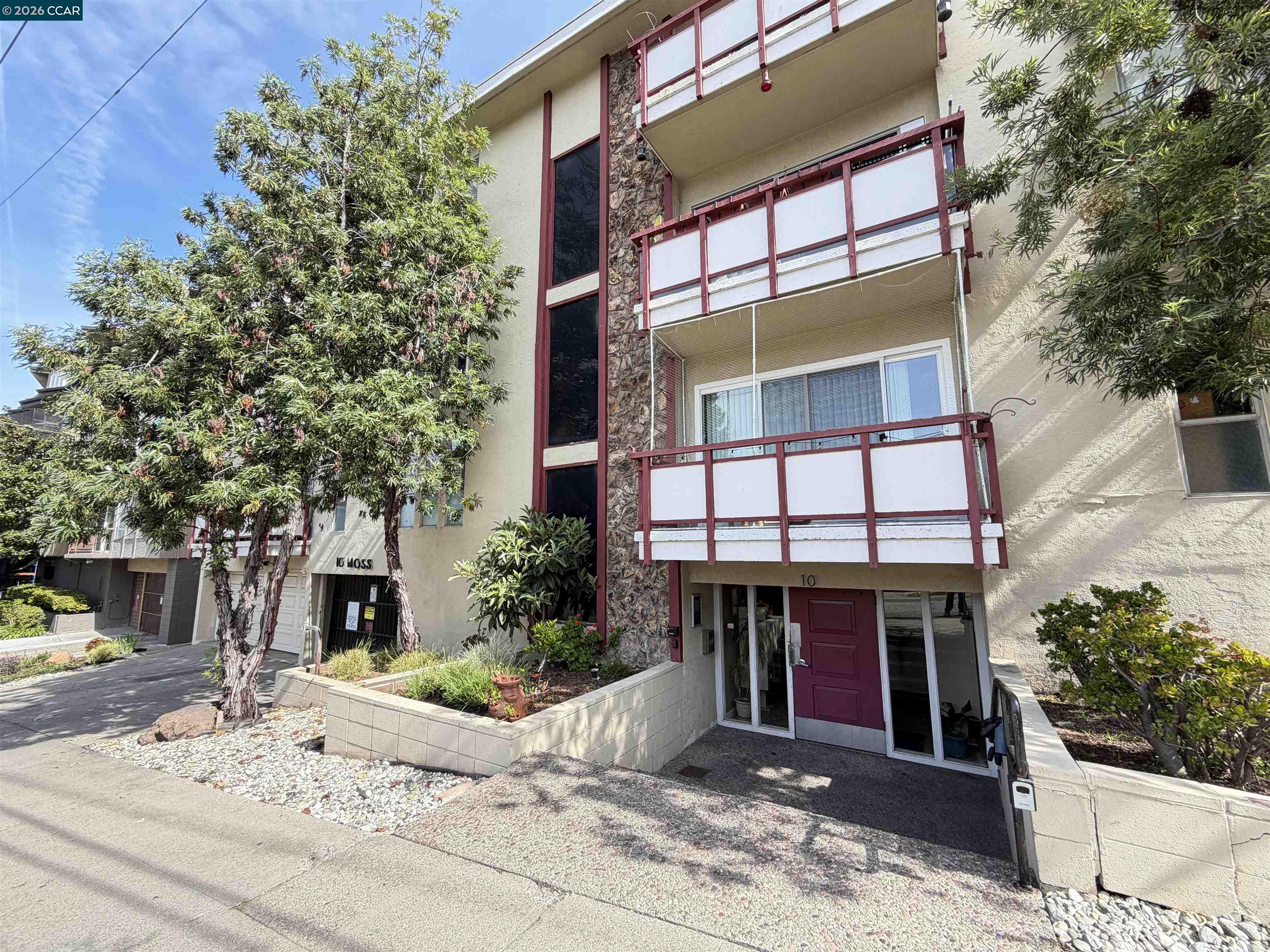 Detail Gallery Image 42 of 42 For 10 Moss Ave #15,  Oakland,  CA 94610 - 1 Beds | 1 Baths