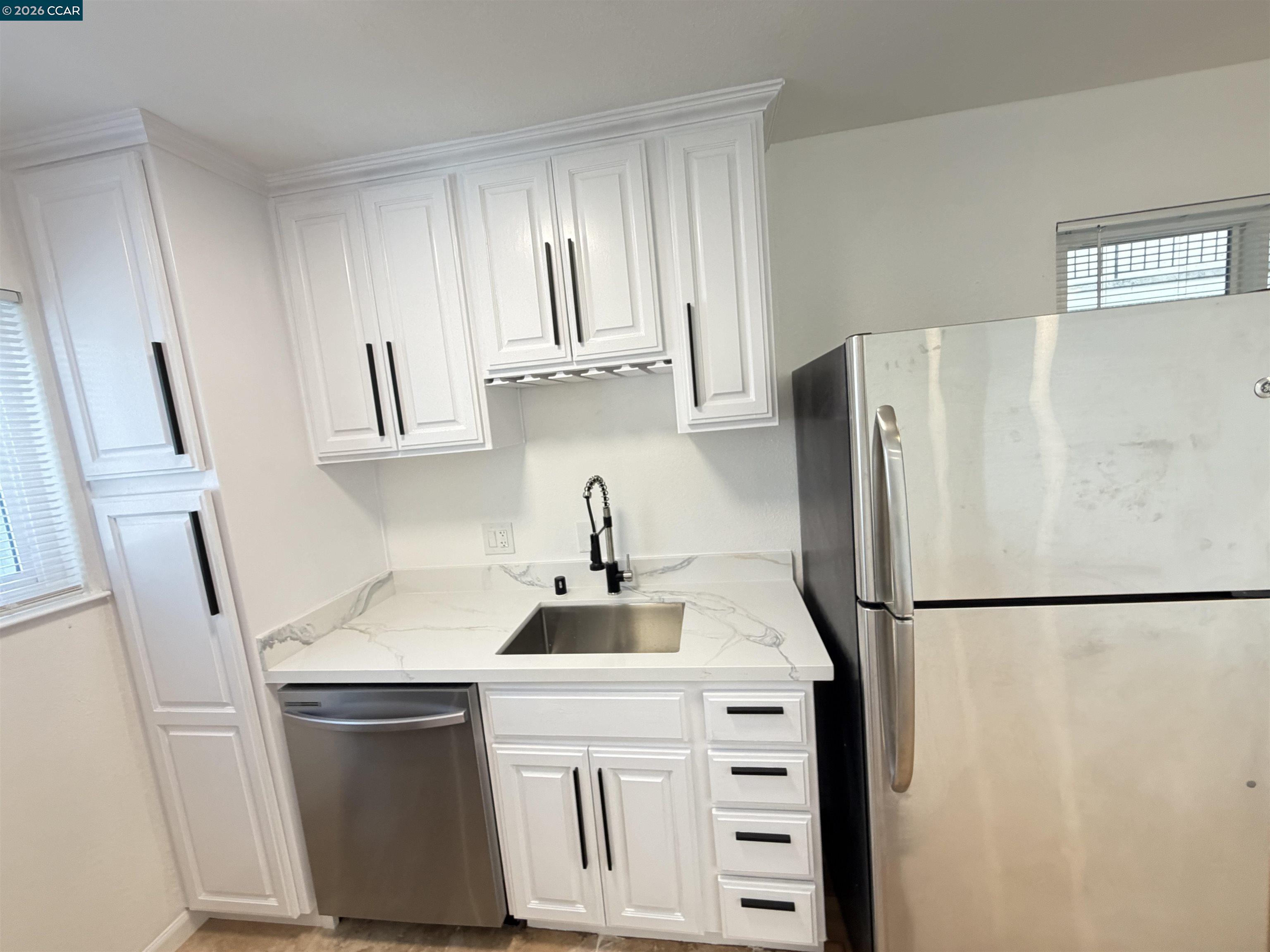 Detail Gallery Image 9 of 42 For 10 Moss Ave #15,  Oakland,  CA 94610 - 1 Beds | 1 Baths