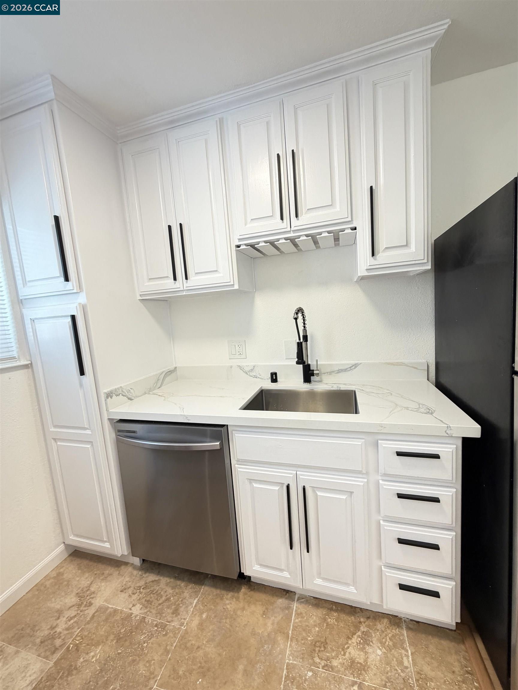 Detail Gallery Image 10 of 42 For 10 Moss Ave #15,  Oakland,  CA 94610 - 1 Beds | 1 Baths