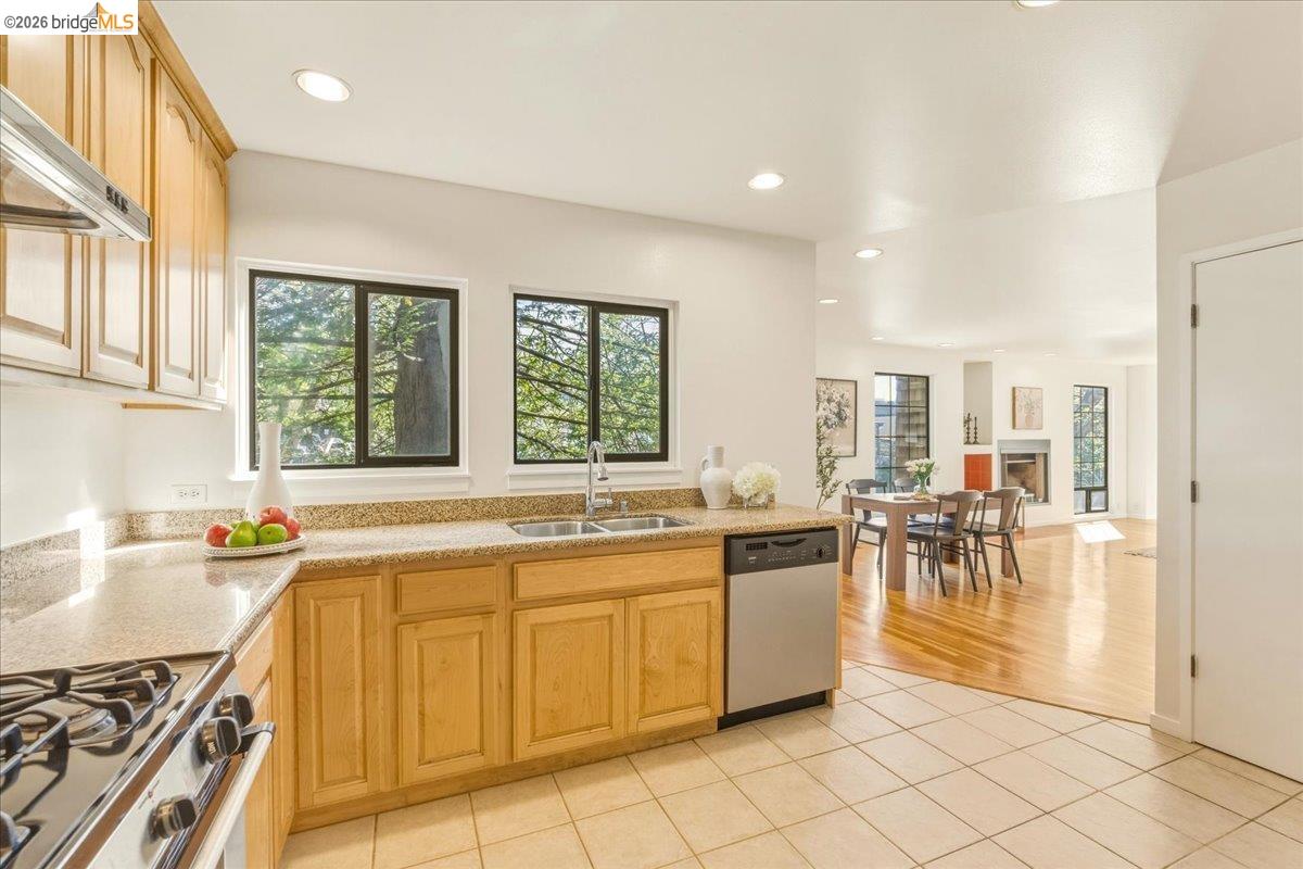 Photo #12: 41127513 Listing: Photo #12