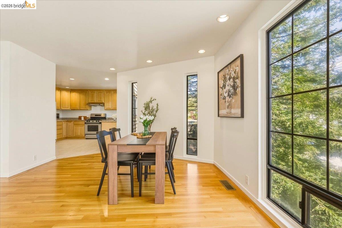 Photo #8: 41127513 Listing: Photo #8