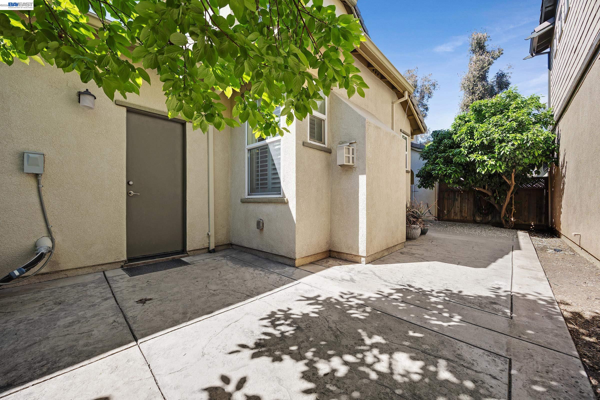 Detail Gallery Image 11 of 33 For 156 W Moraga St, Mountain House,  CA 95391-1183 - 3 Beds | 3 Baths