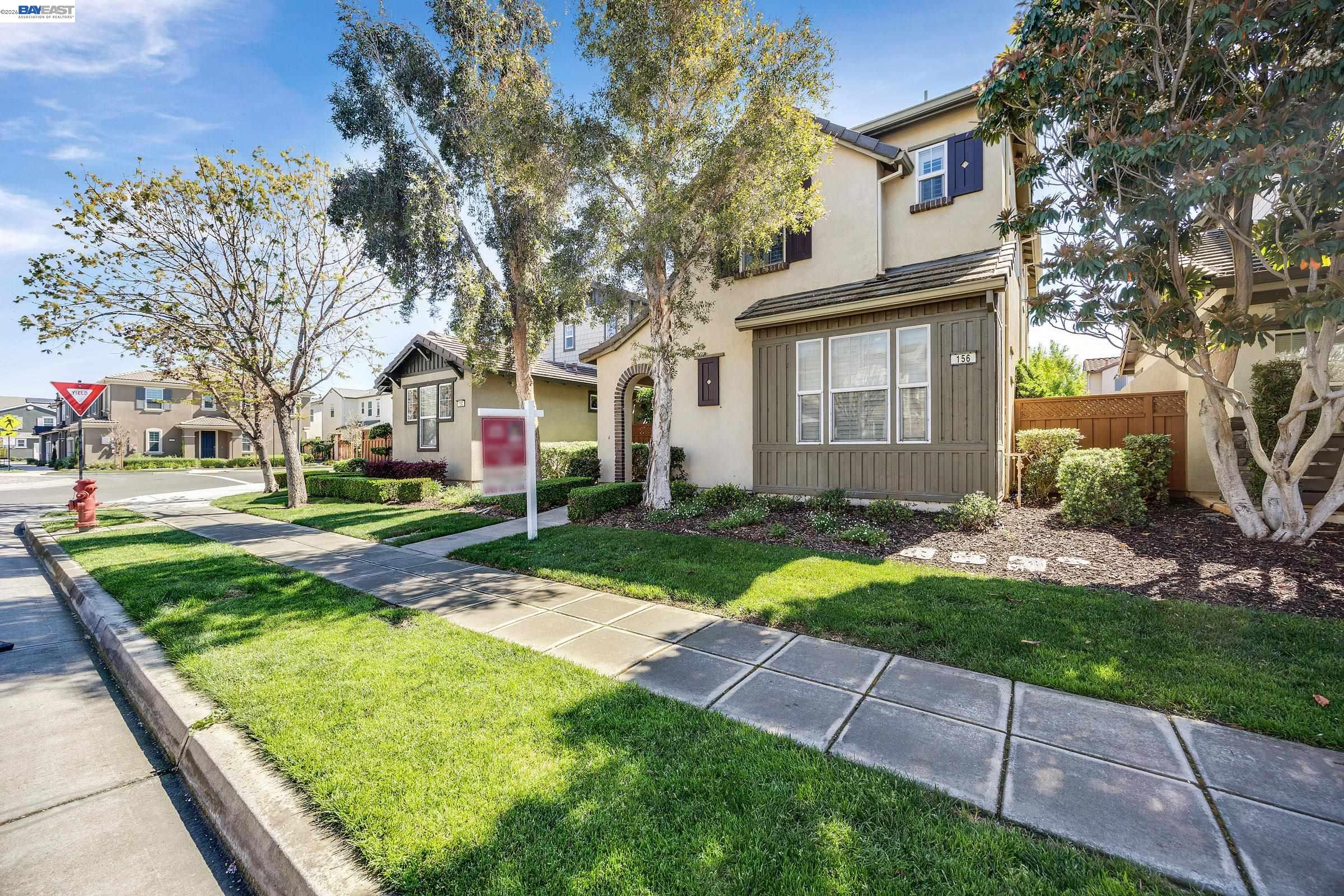 Detail Gallery Image 3 of 33 For 156 W Moraga St, Mountain House,  CA 95391-1183 - 3 Beds | 3 Baths