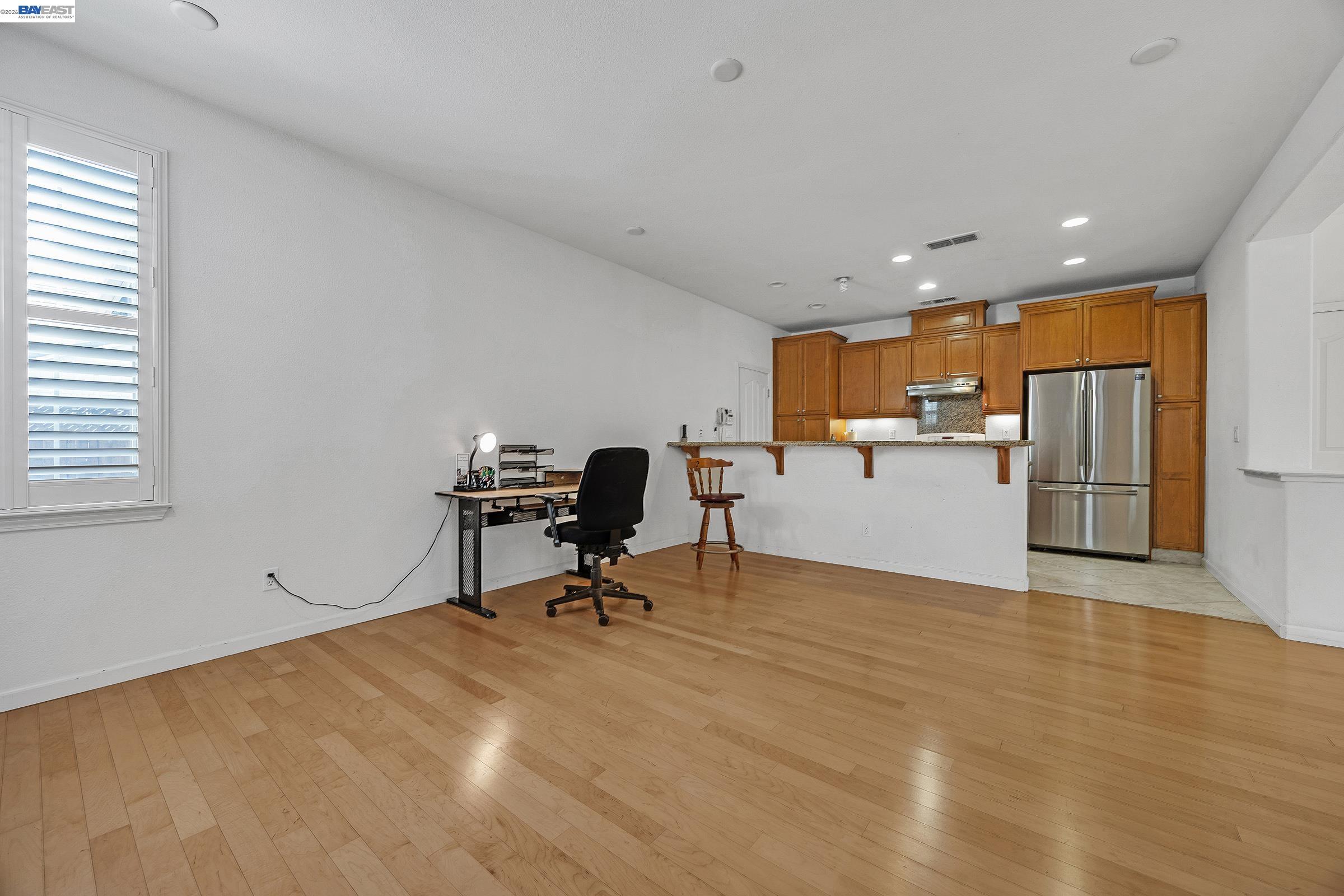 Detail Gallery Image 21 of 33 For 156 W Moraga St, Mountain House,  CA 95391-1183 - 3 Beds | 3 Baths