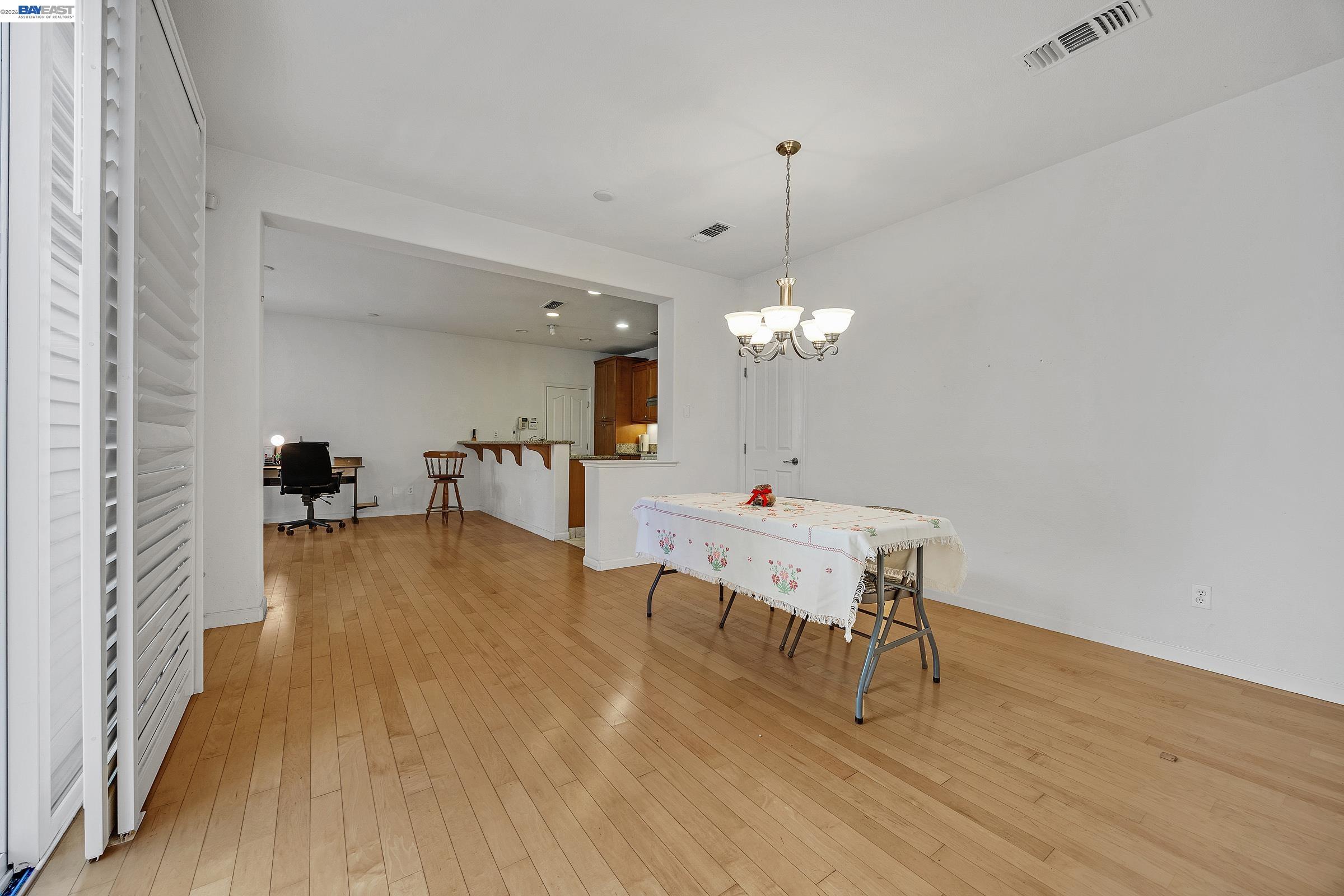 Detail Gallery Image 25 of 33 For 156 W Moraga St, Mountain House,  CA 95391-1183 - 3 Beds | 3 Baths