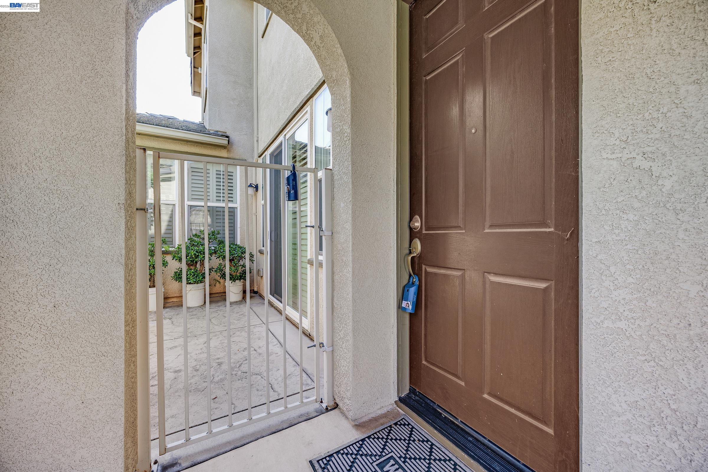 Detail Gallery Image 6 of 33 For 156 W Moraga St, Mountain House,  CA 95391-1183 - 3 Beds | 3 Baths