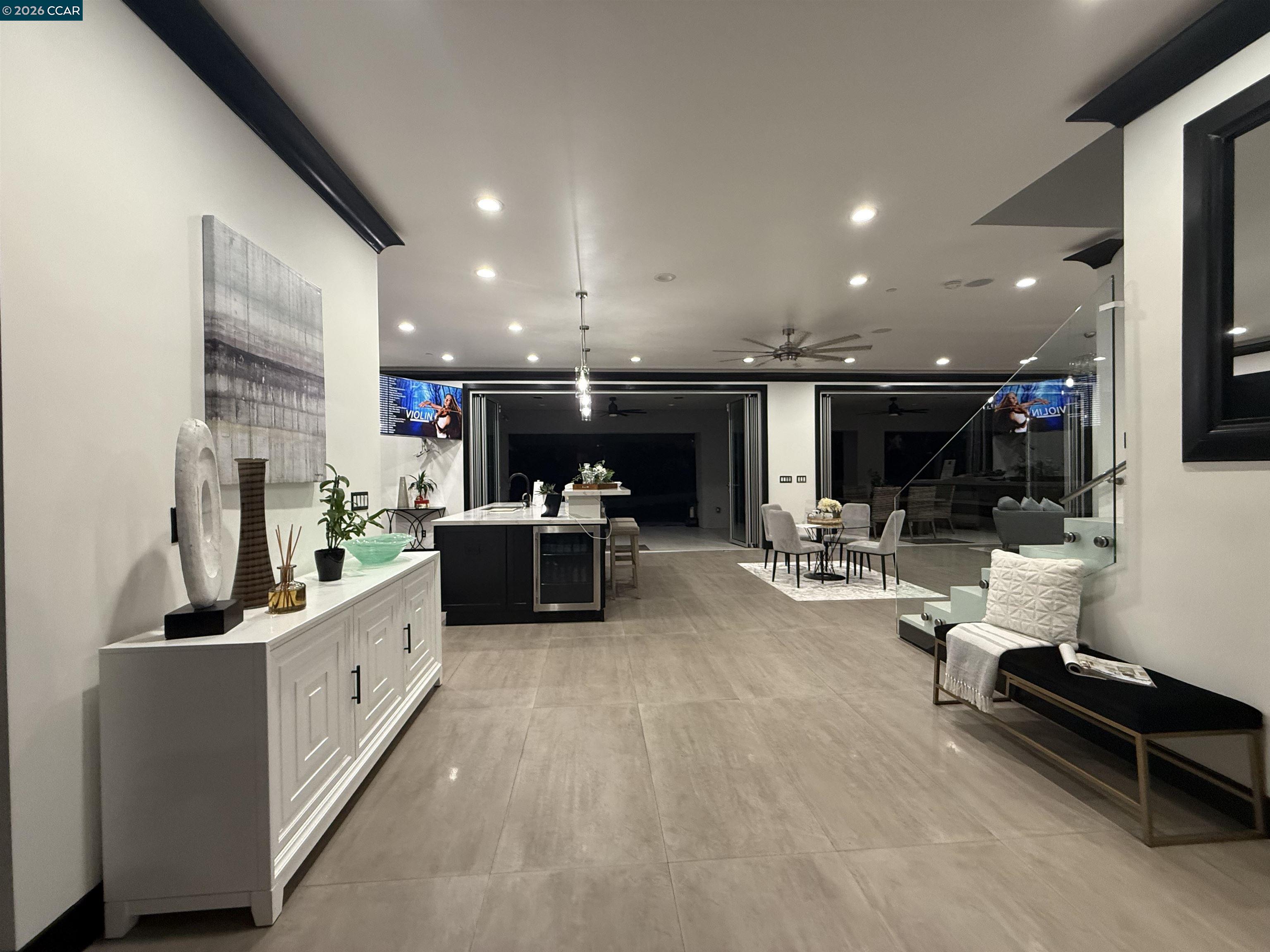 Detail Gallery Image 3 of 23 For 3318 Ellesmere Court, Walnut Creek,  CA 94598-3507 - 4 Beds | 4/1 Baths