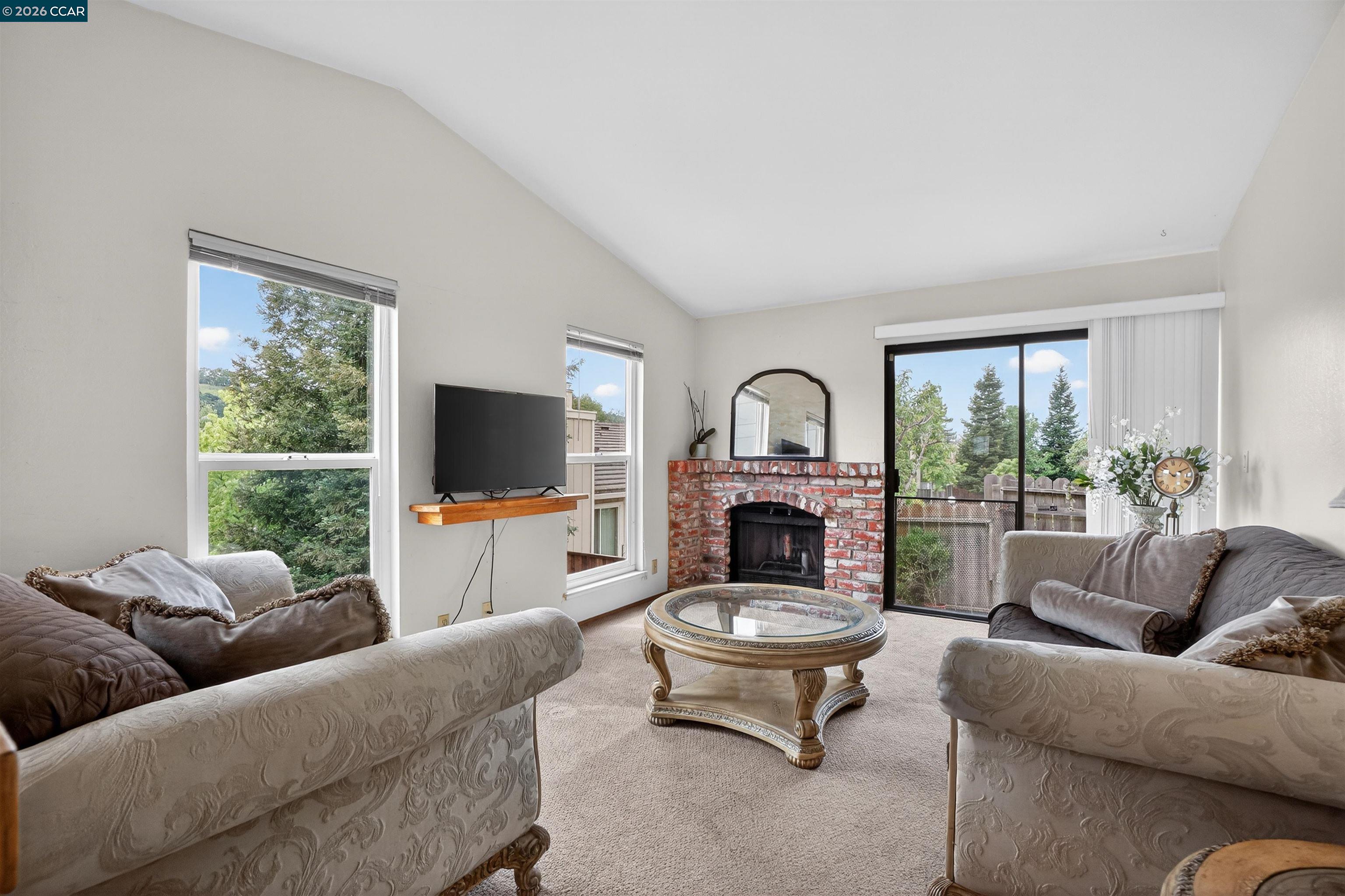 Photo #4: 41127517 Listing: Photo #4