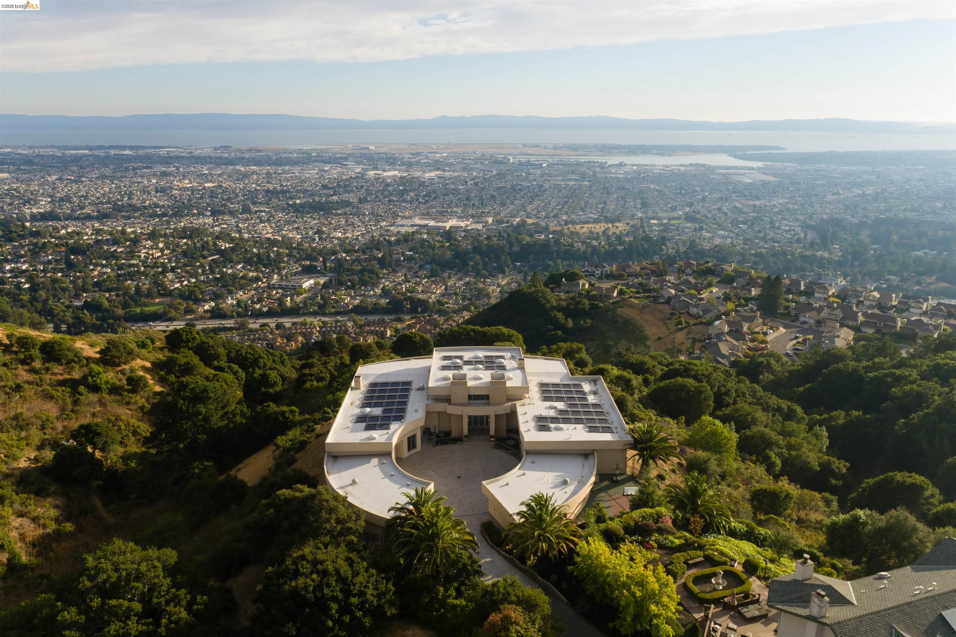 Detail Gallery Image 17 of 53 For 13367 Campus Dr., Oakland,  CA 94619 - 5 Beds | 4/1 Baths